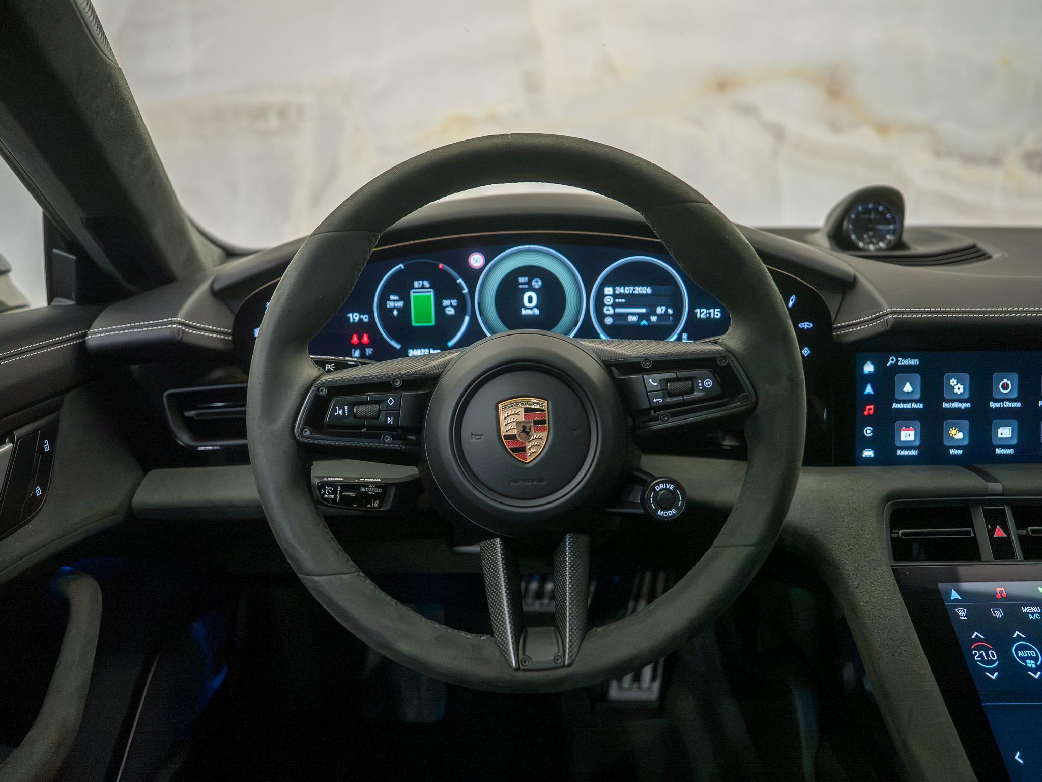 Porsche Taycan - 15