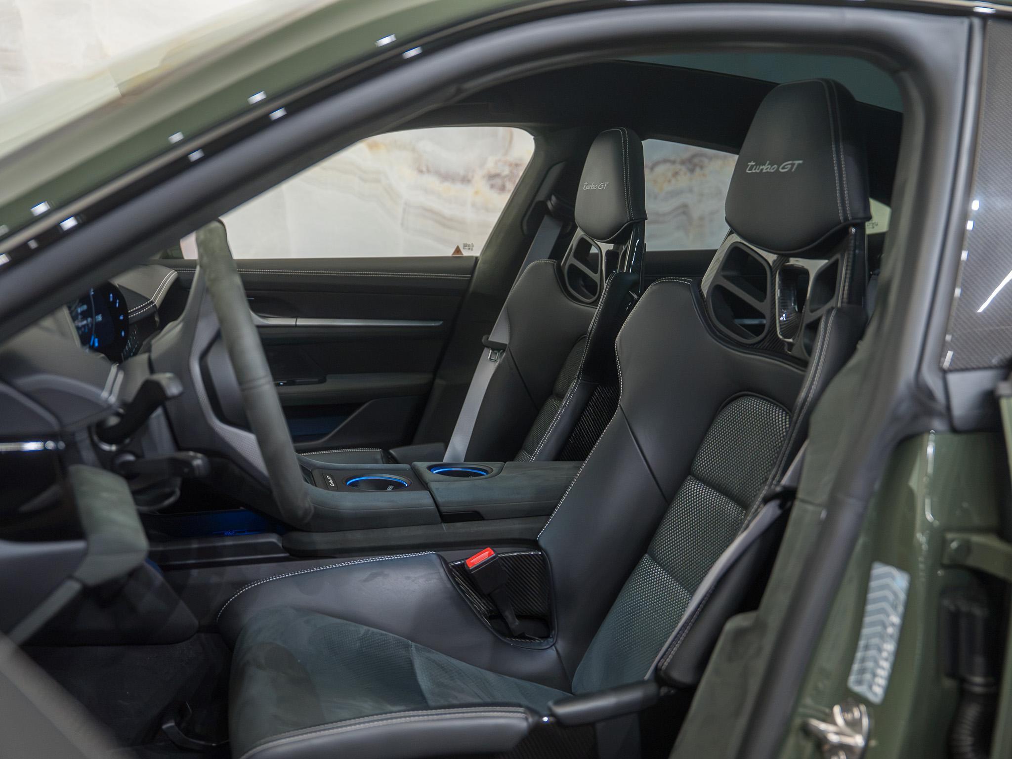 Porsche Taycan - 7