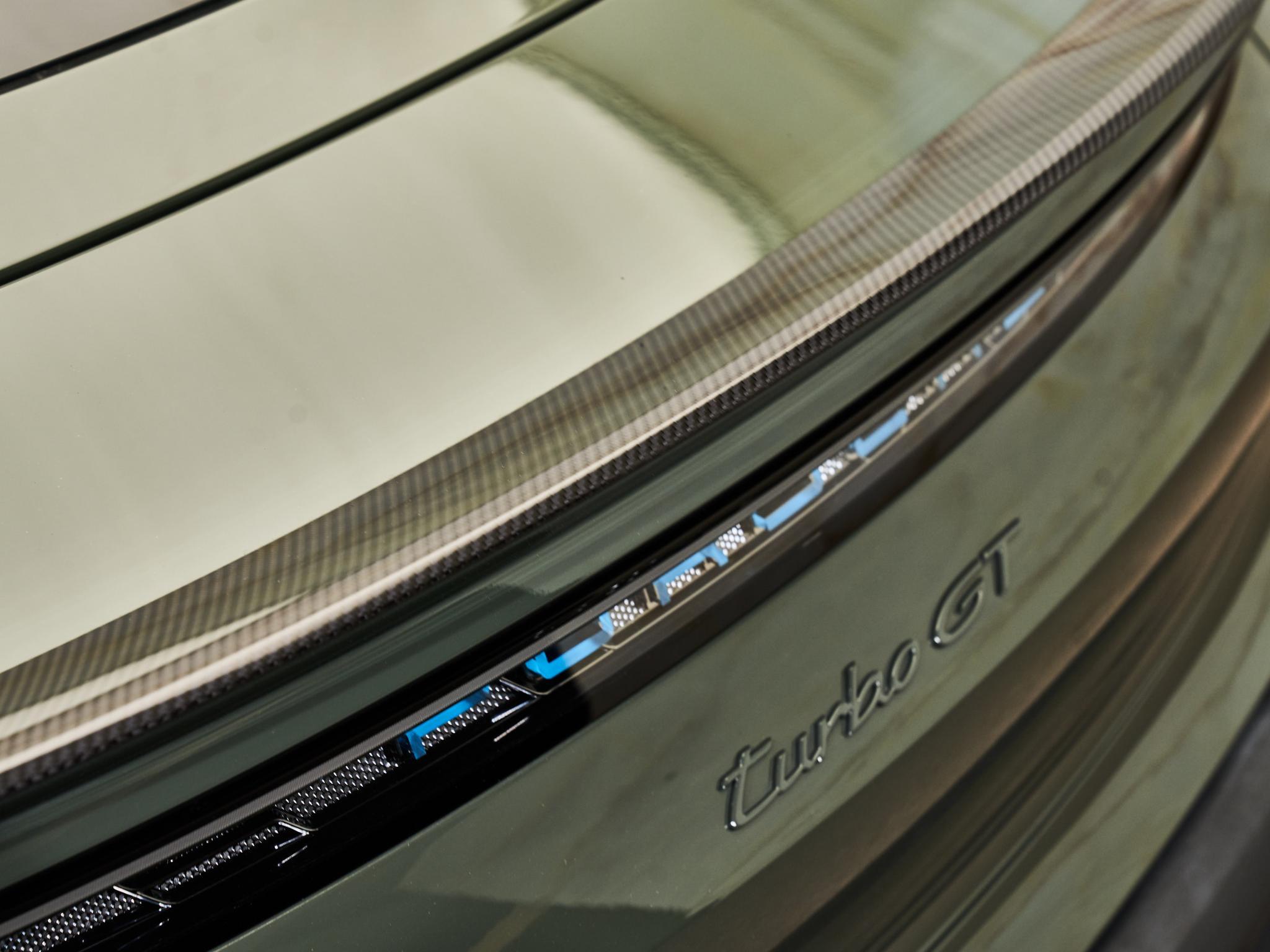 Porsche Taycan - 7