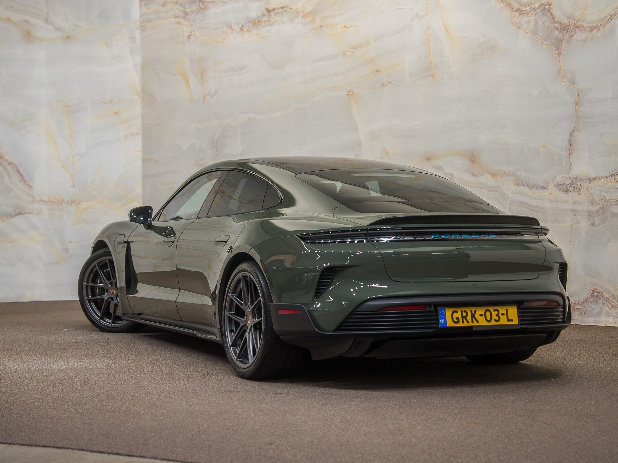 Porsche Taycan - 3
