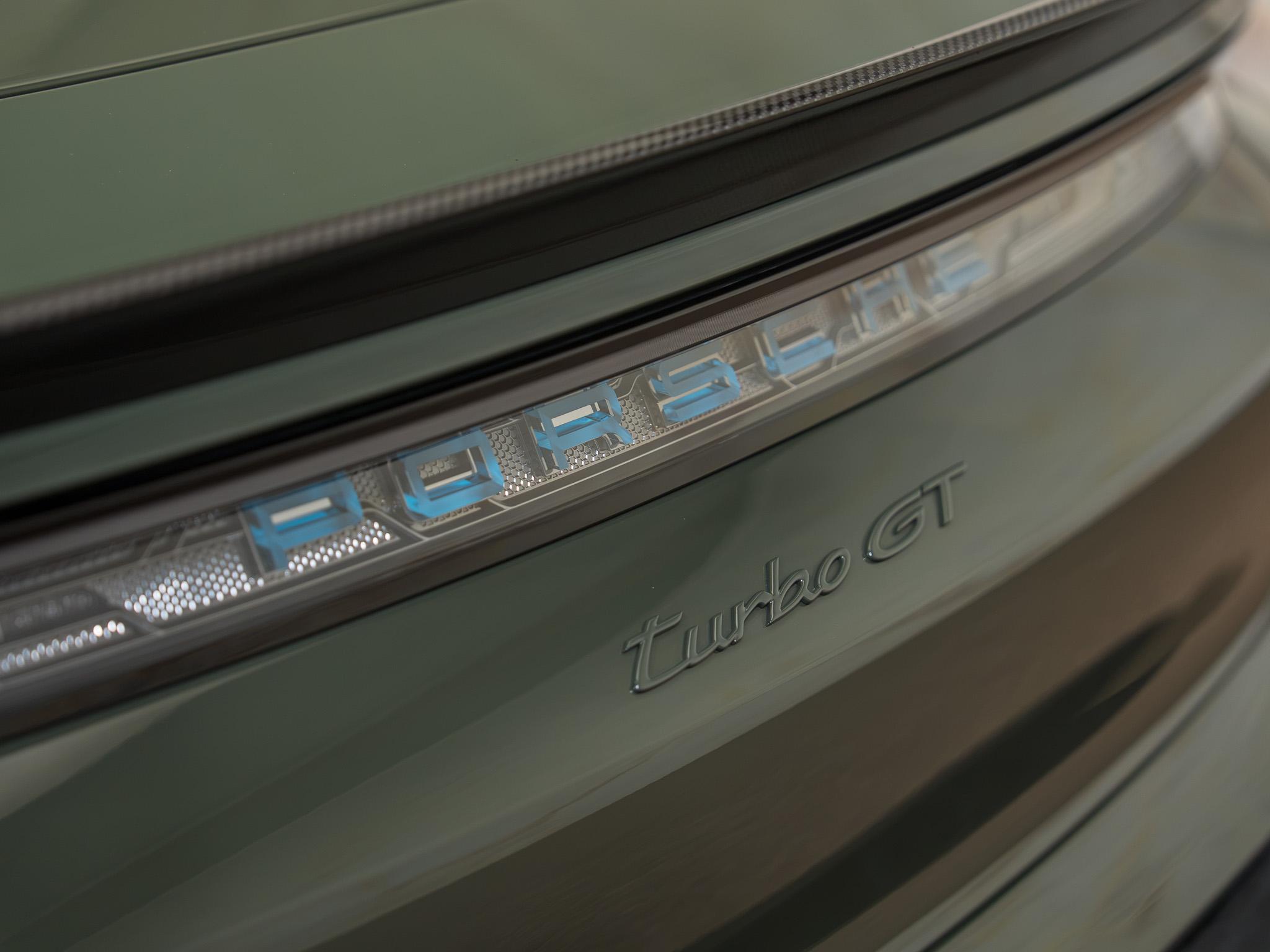 Porsche Taycan - 26