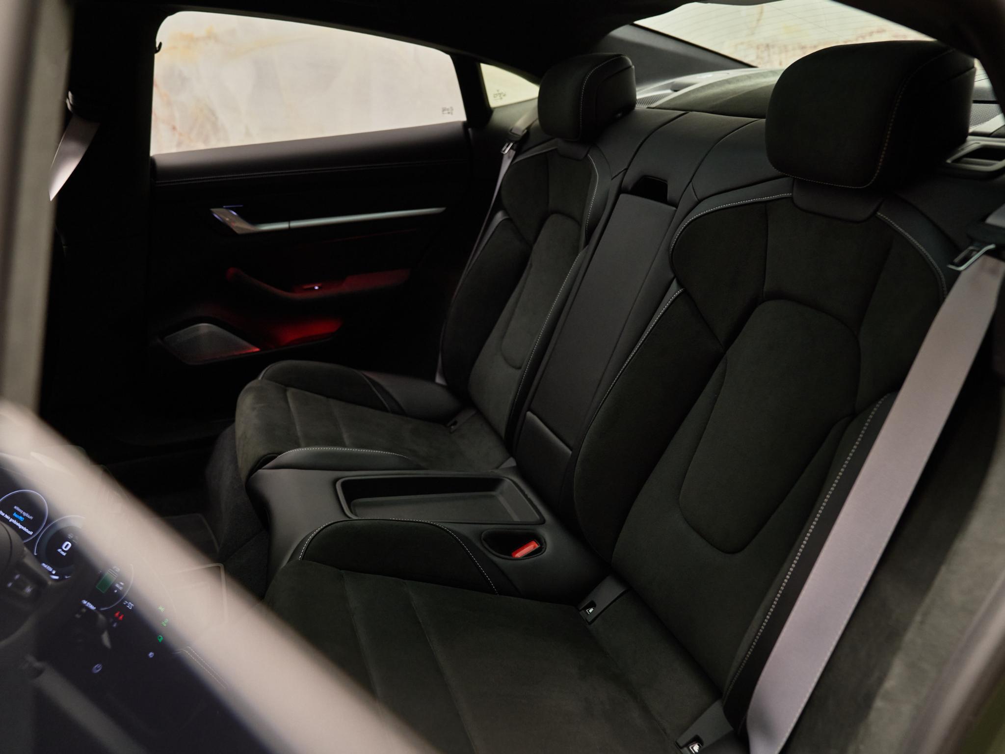 Porsche Taycan - 29