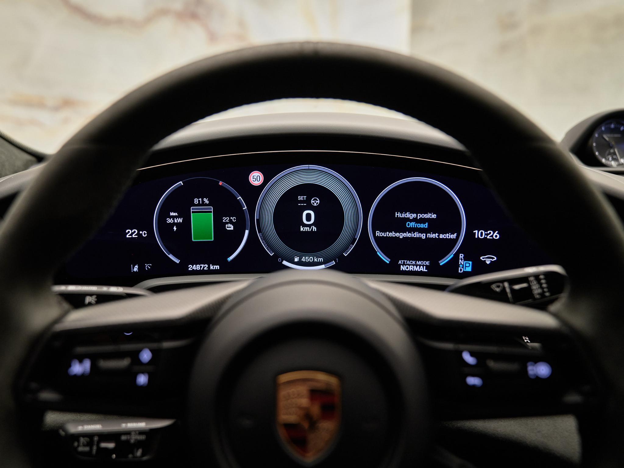 Porsche Taycan - 17