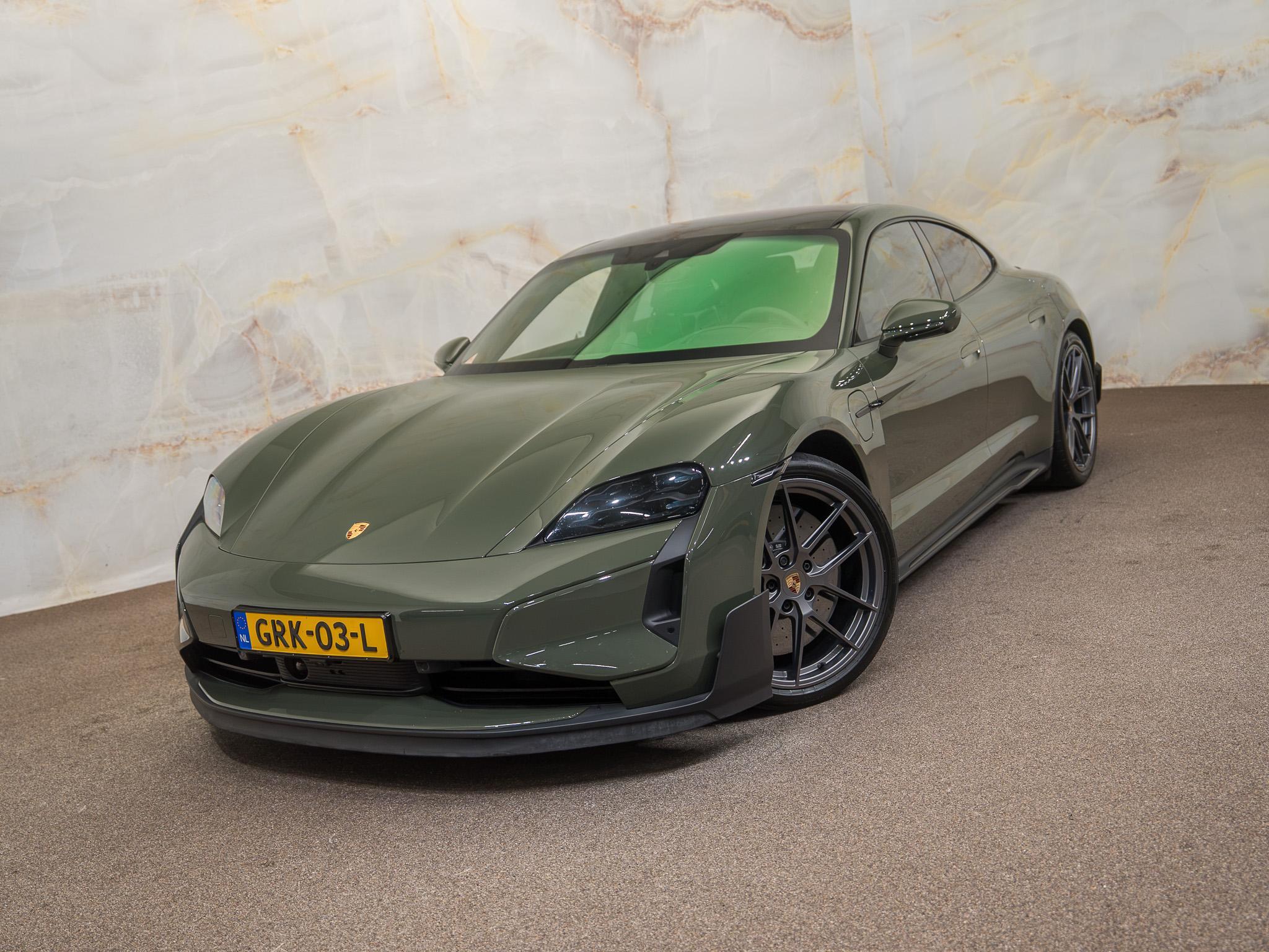 Porsche Taycan - 28