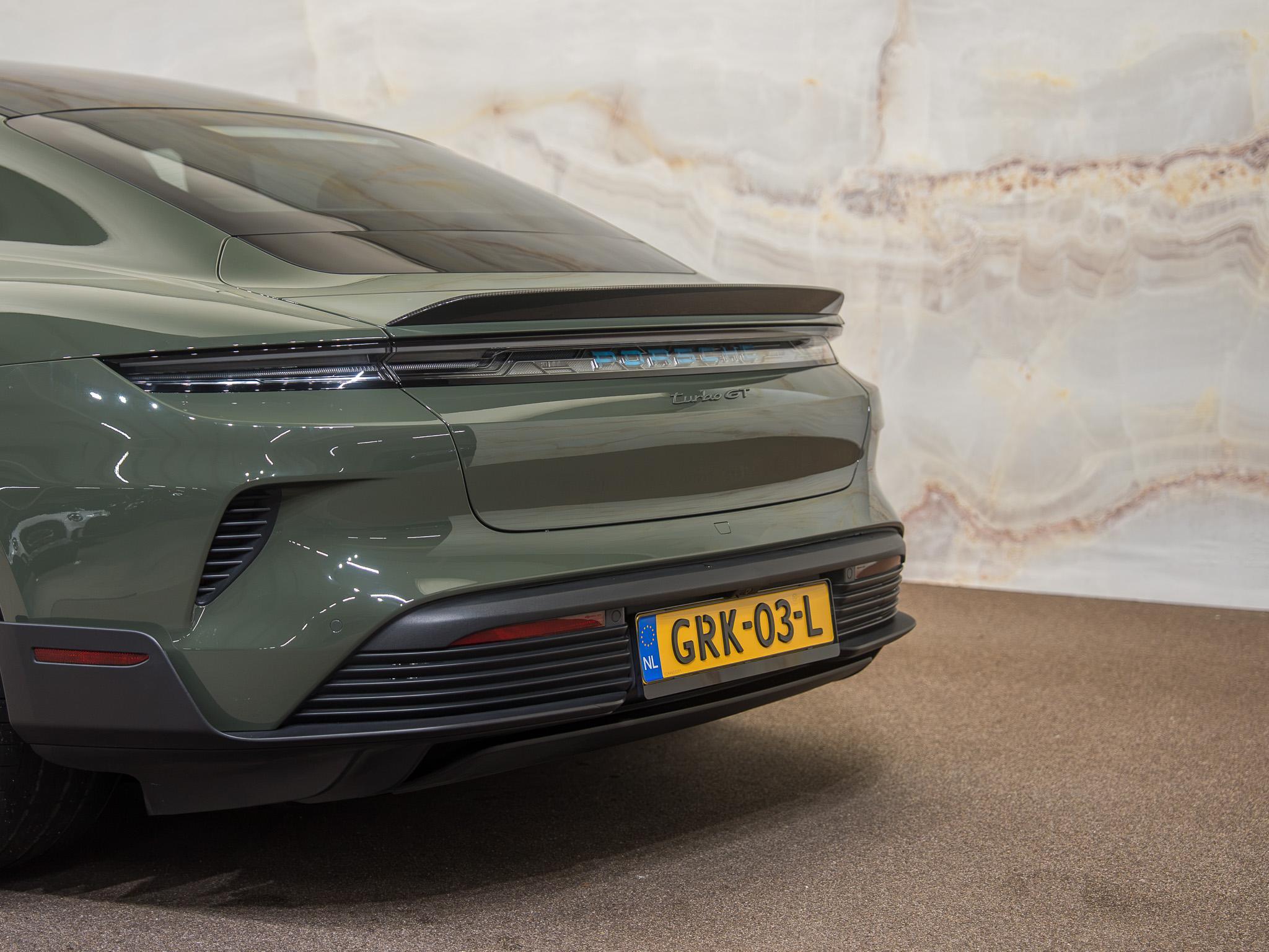 Porsche Taycan - 5