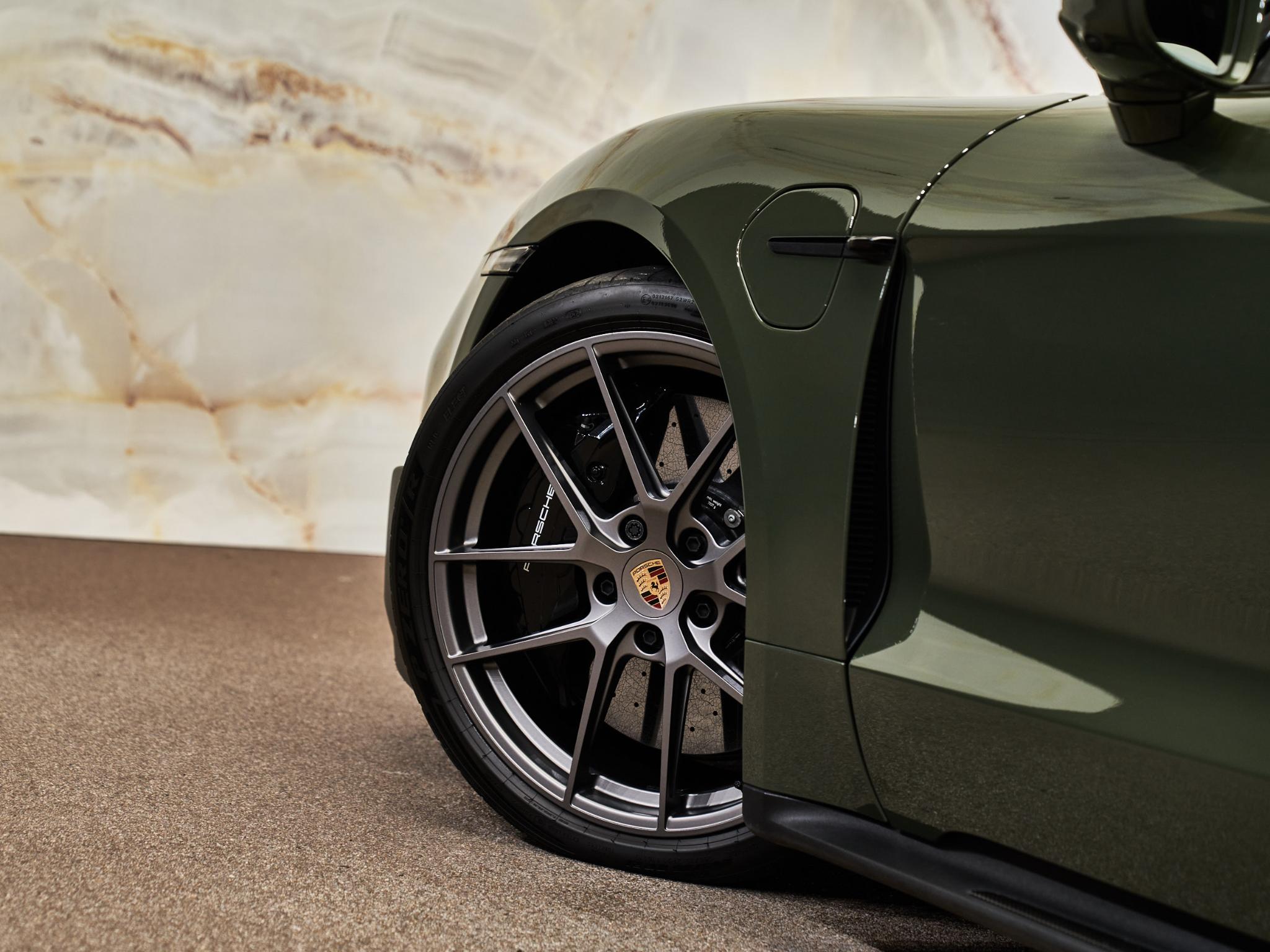 Porsche Taycan - 30