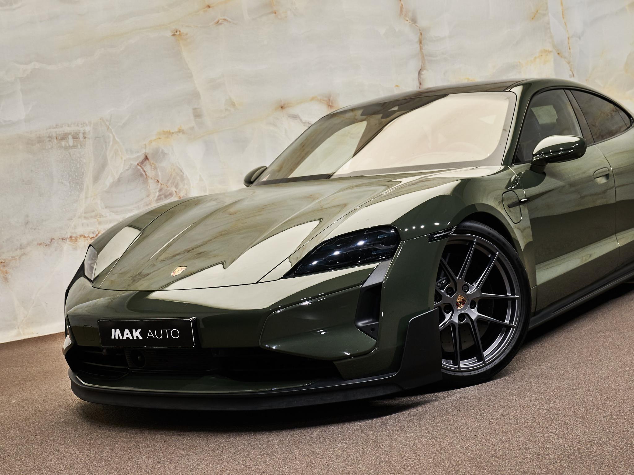 Porsche Taycan - 4