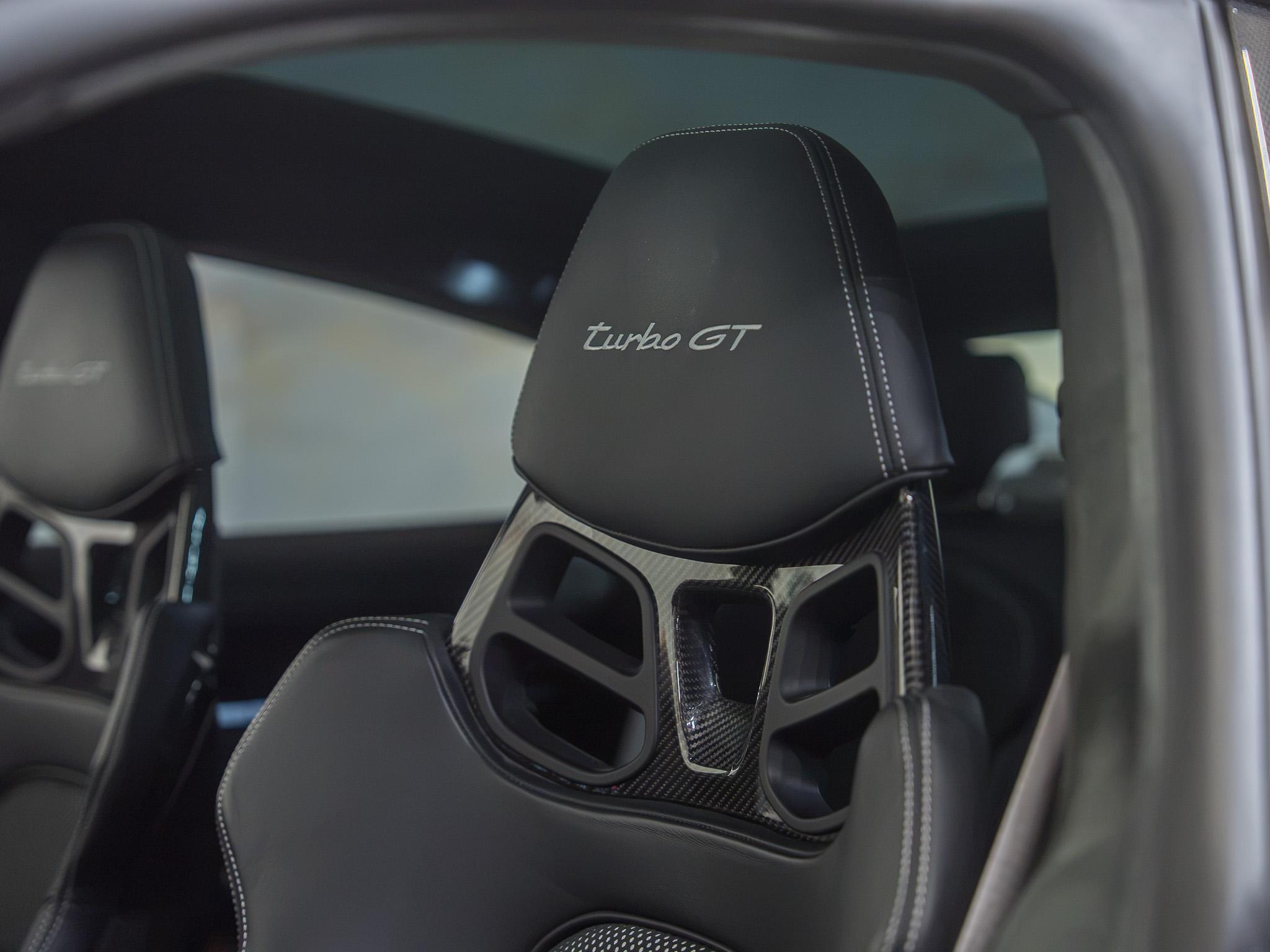 Porsche Taycan - 19