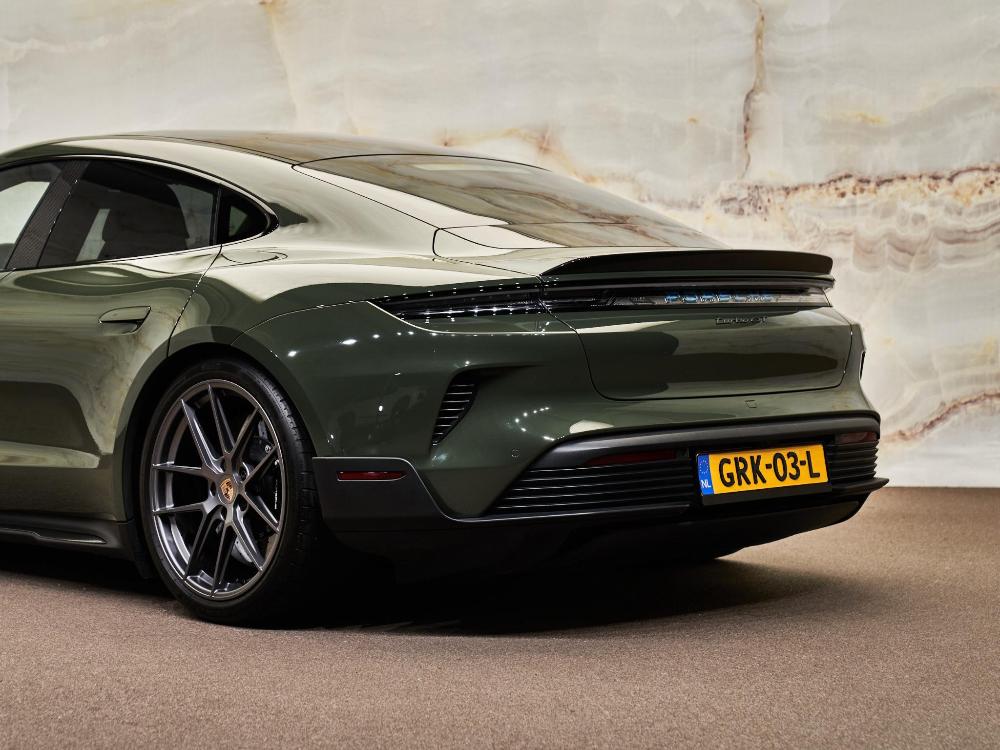 Porsche Taycan - 5