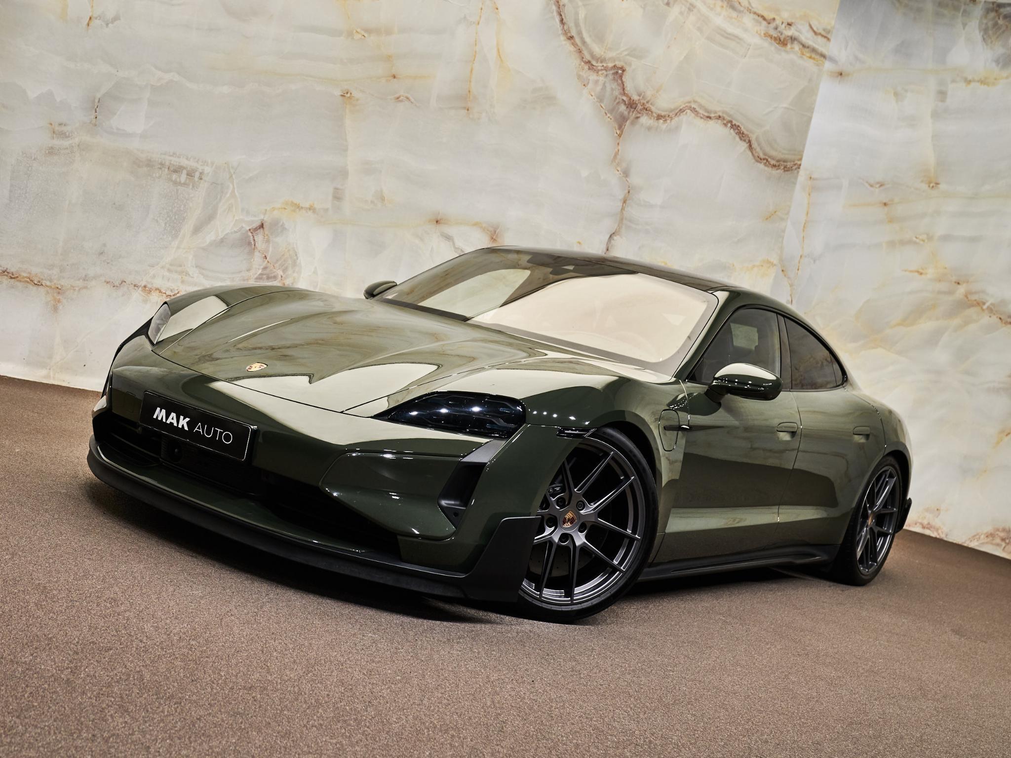 Porsche Taycan - 31
