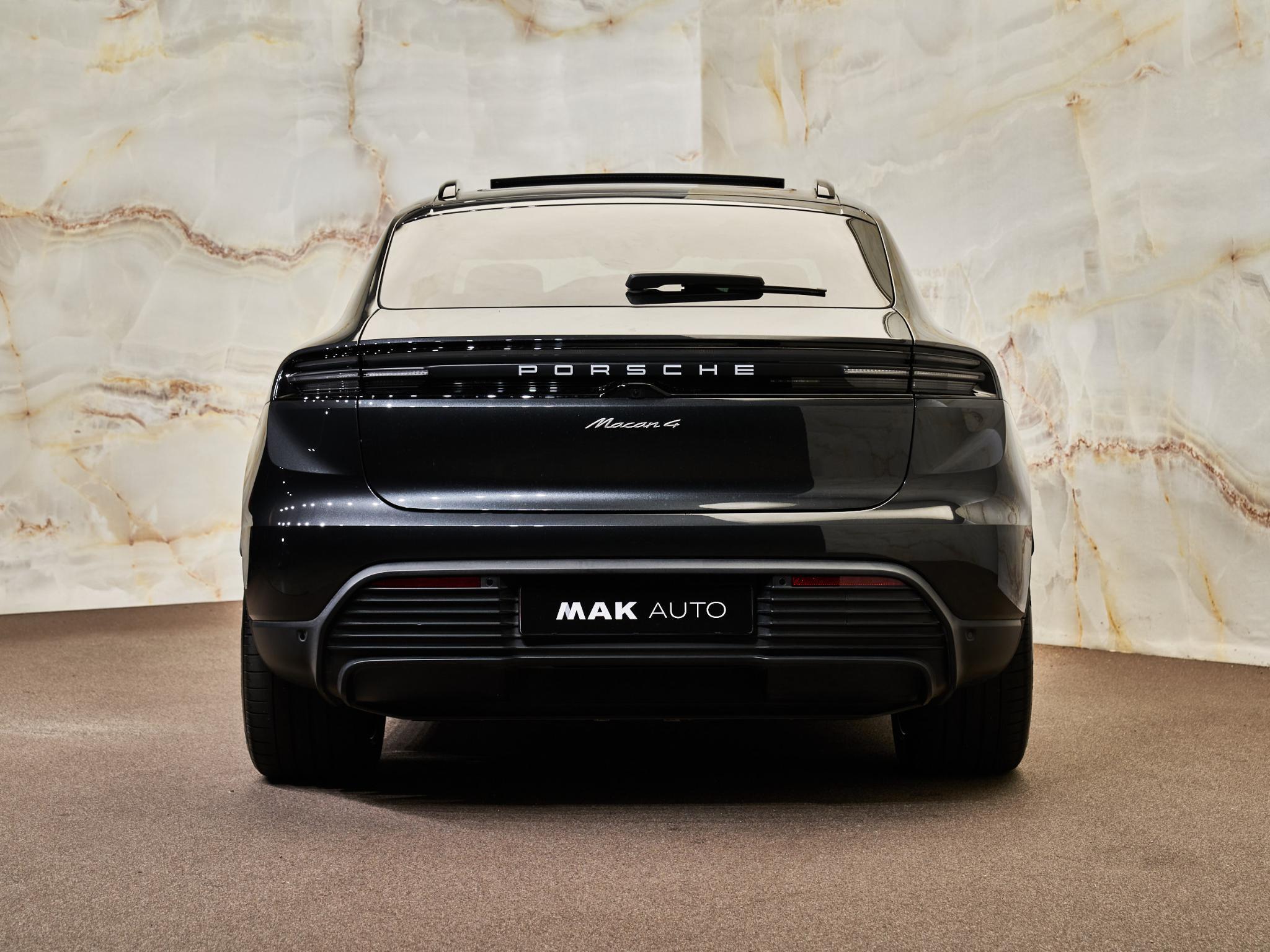 Porsche Macan - 31