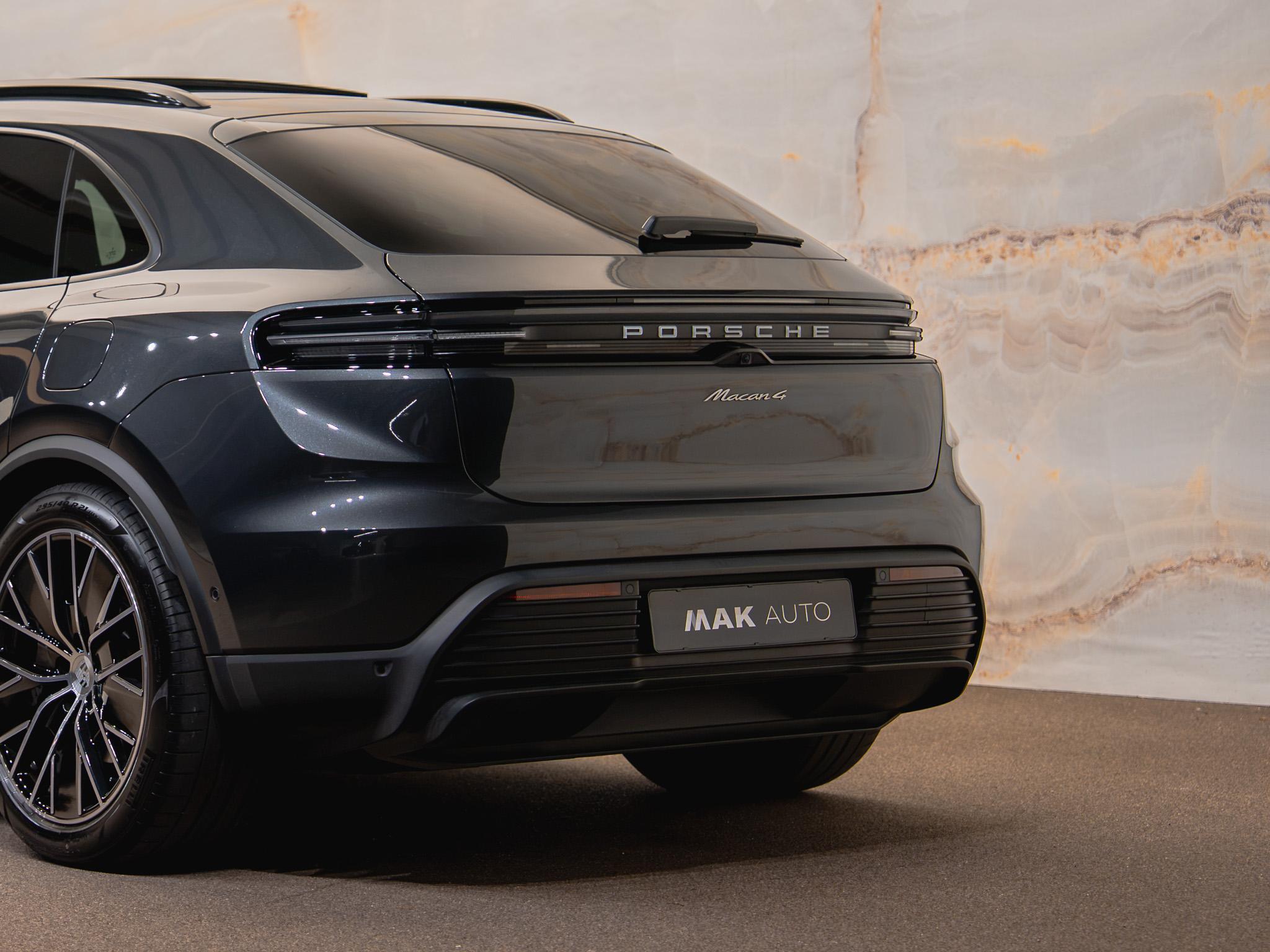 Porsche Macan - 4