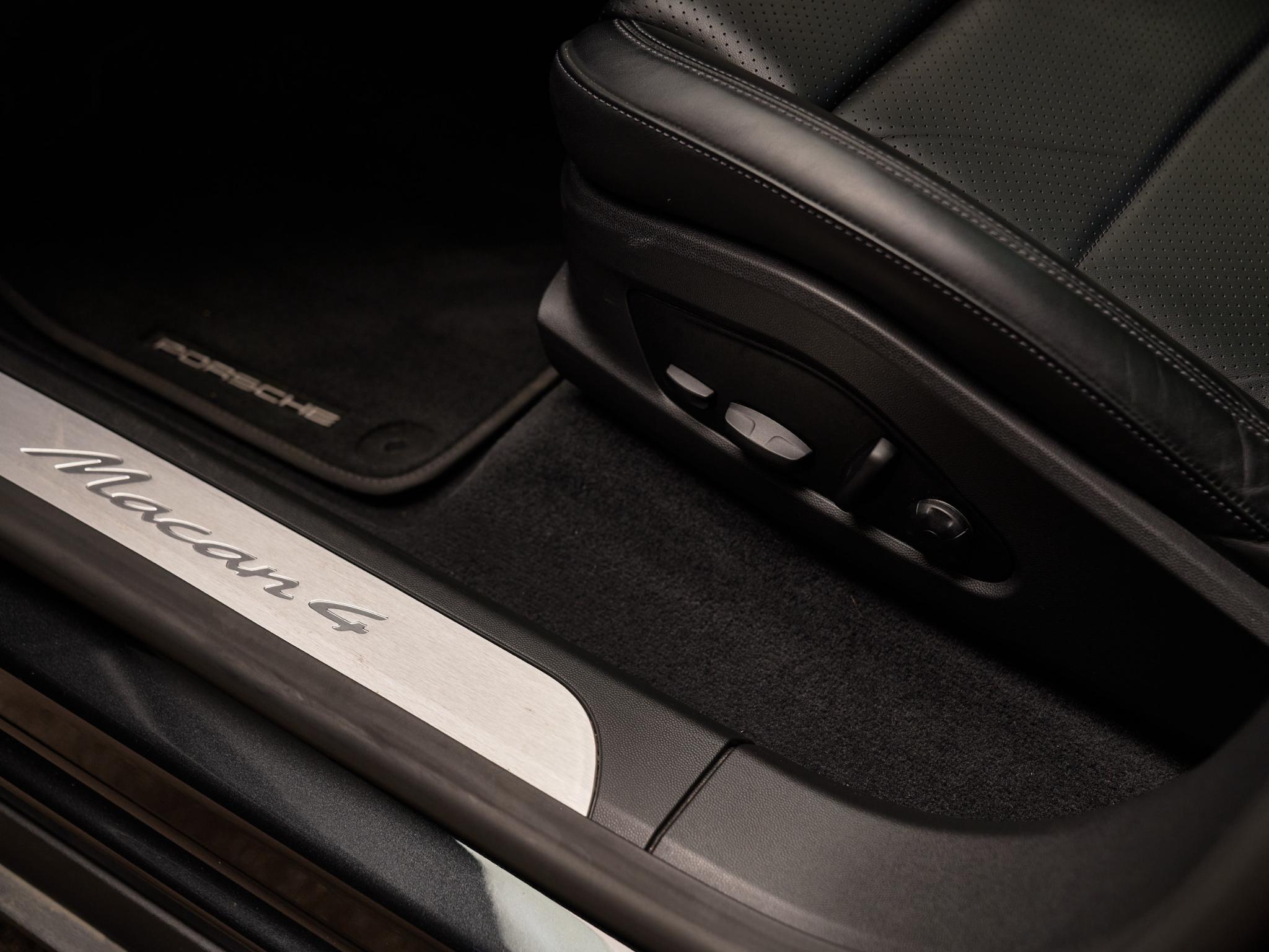 Porsche Macan - 10