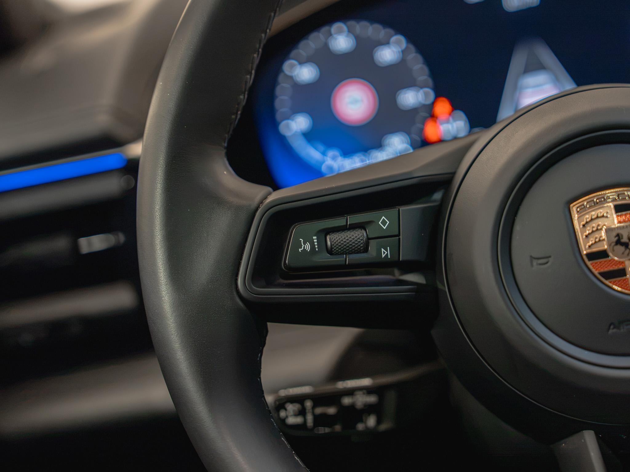 Porsche Macan - 13