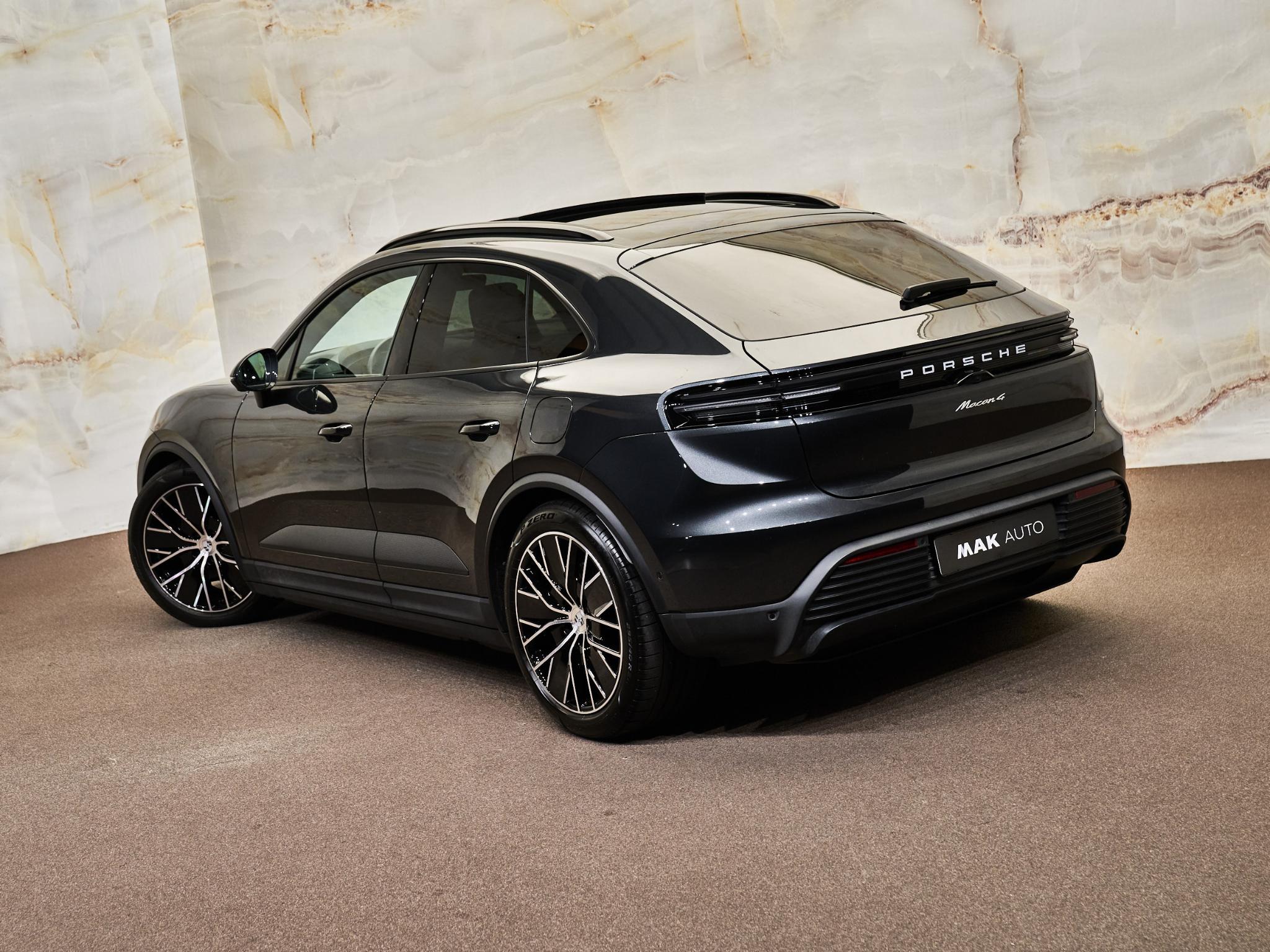 Porsche Macan - 30