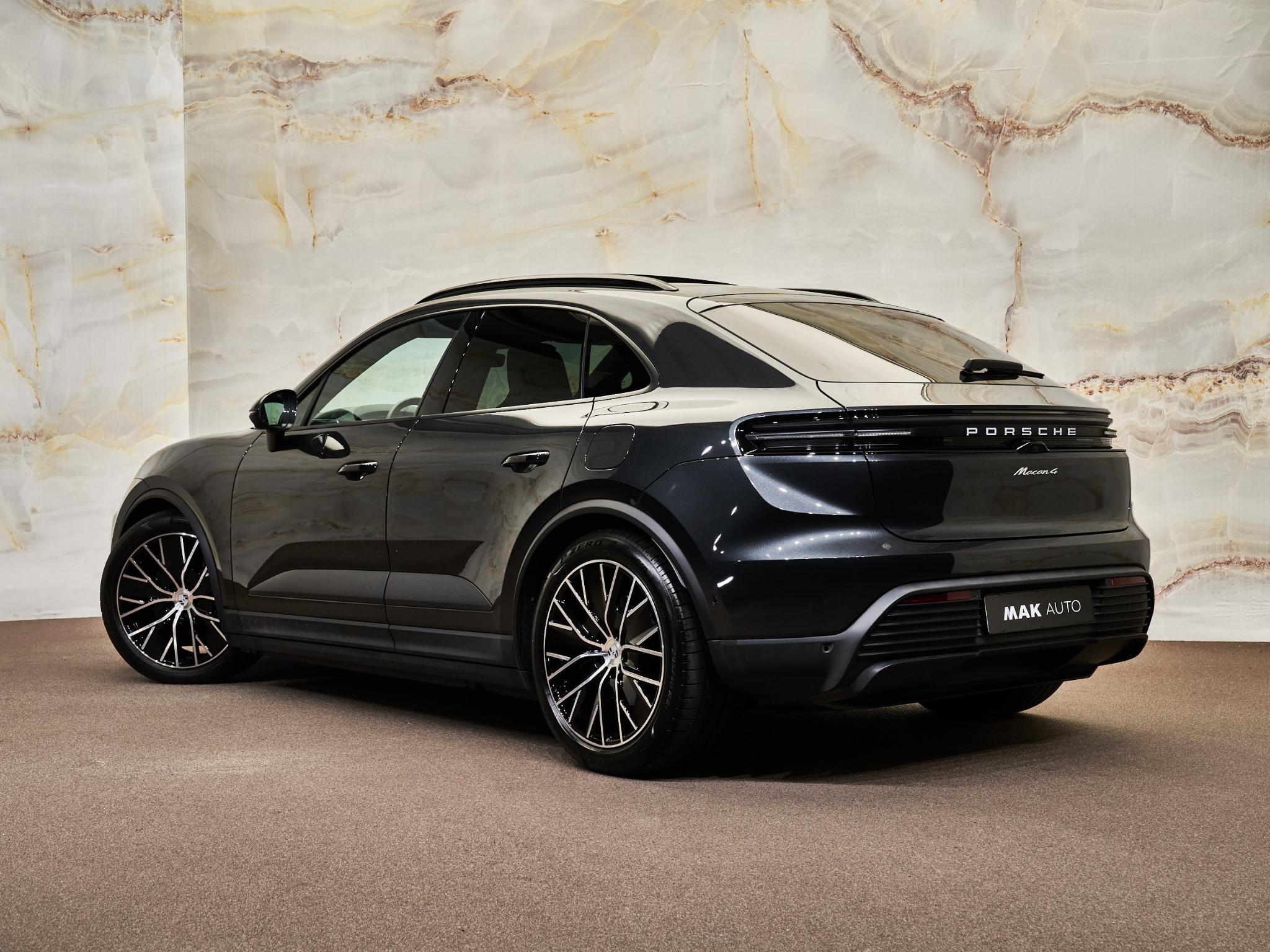 Porsche Macan - 3