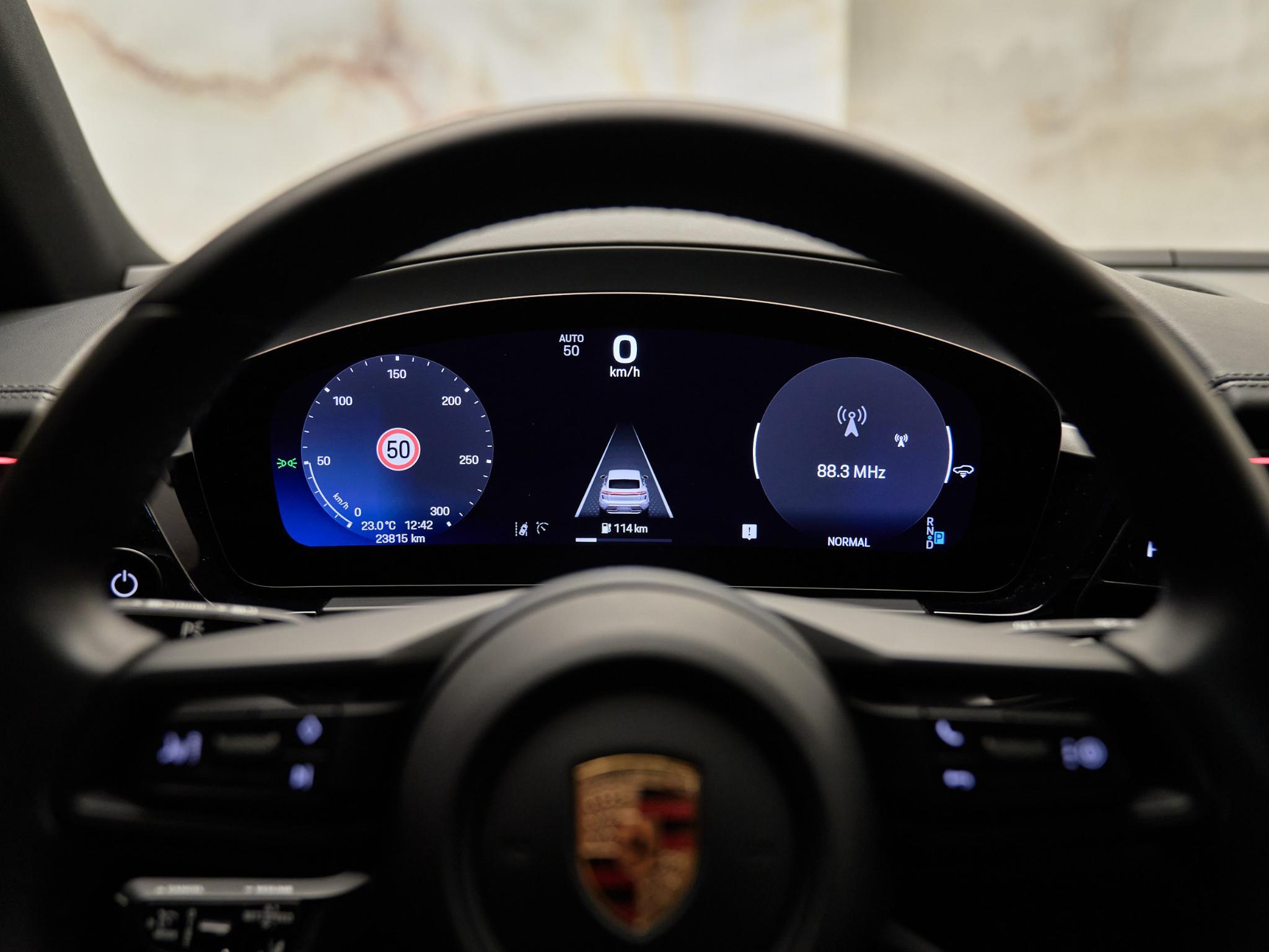 Porsche Macan - 16