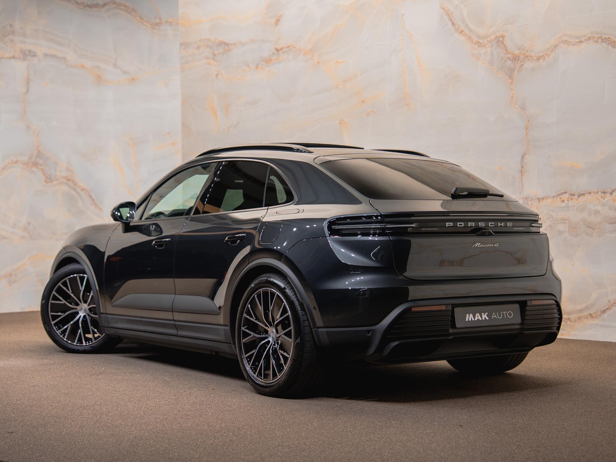 Porsche Macan - 3