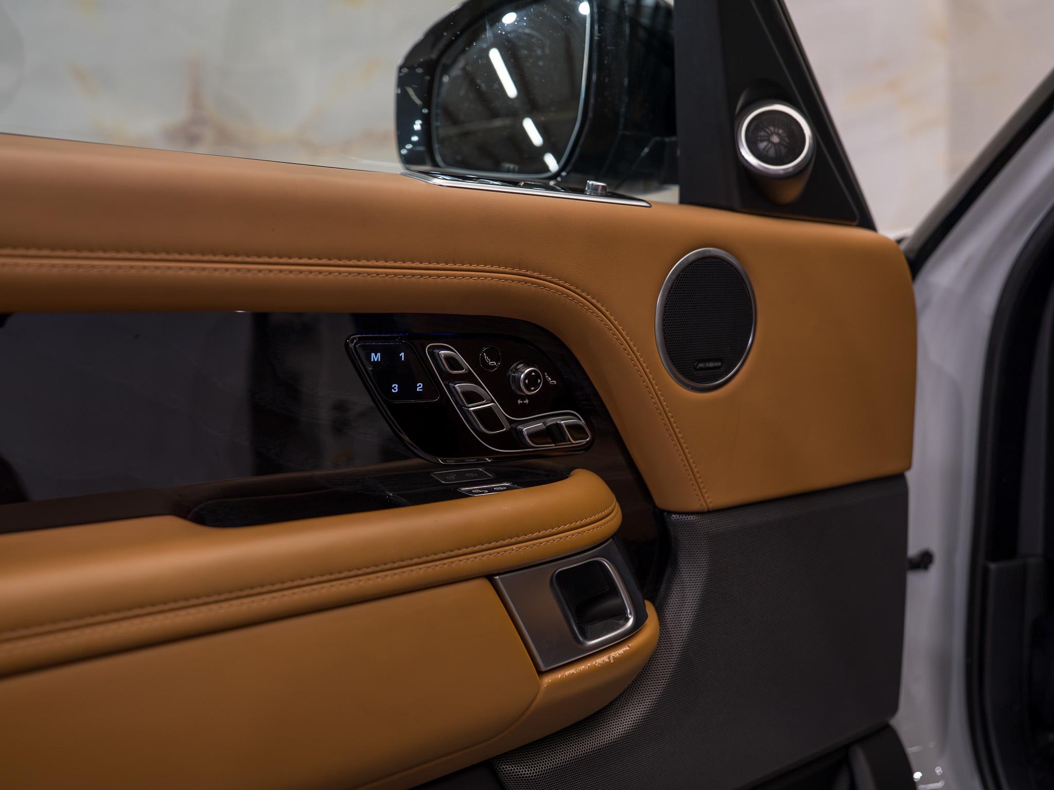 Land Rover Range Rover - 8