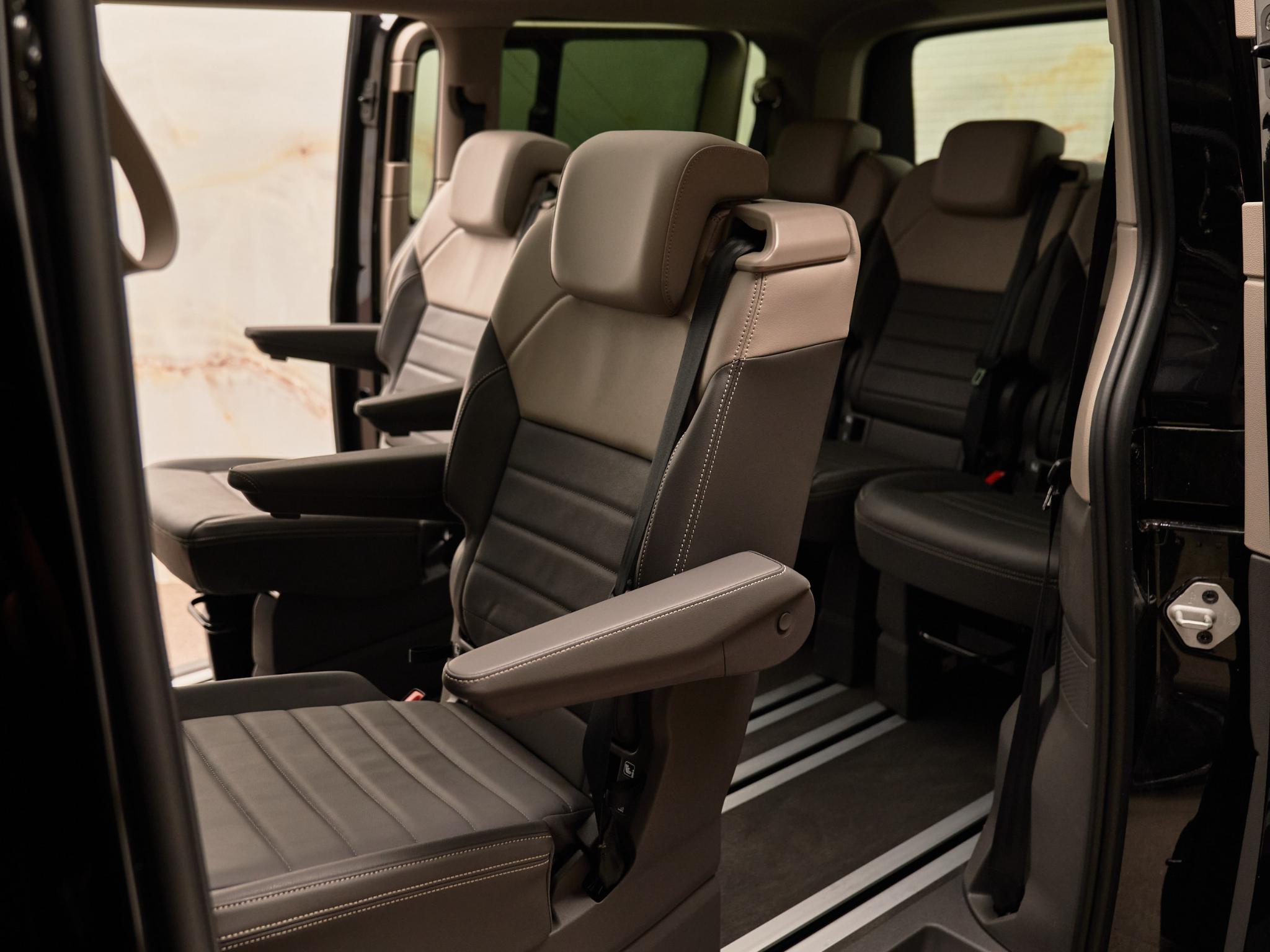 Volkswagen Multivan - 11