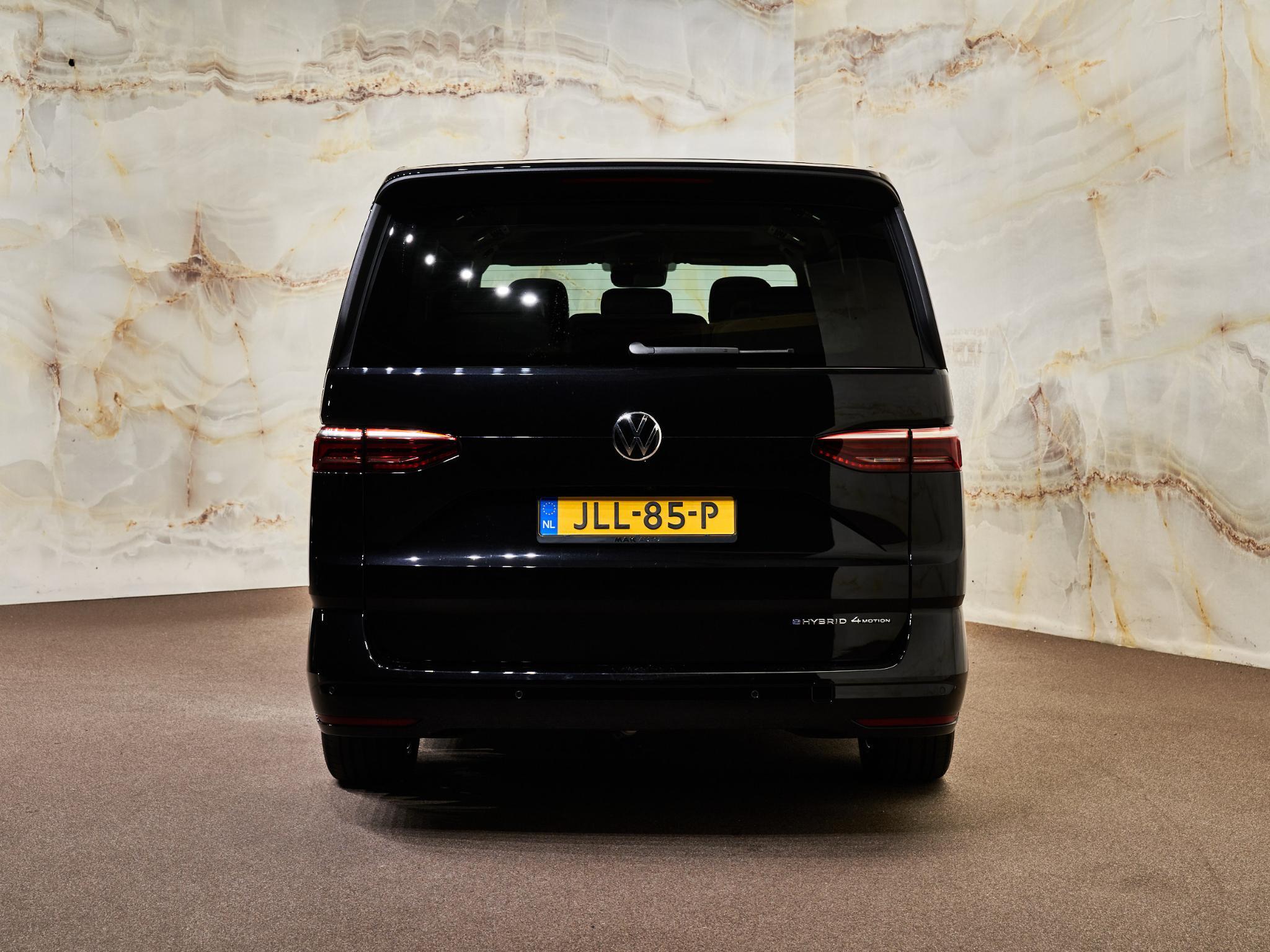 Volkswagen Multivan - 31