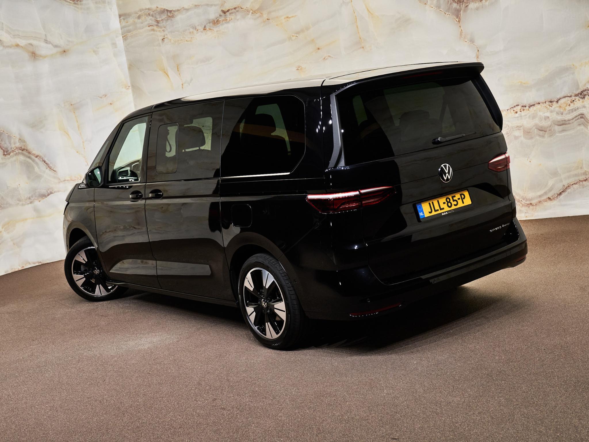 Volkswagen Multivan - 30