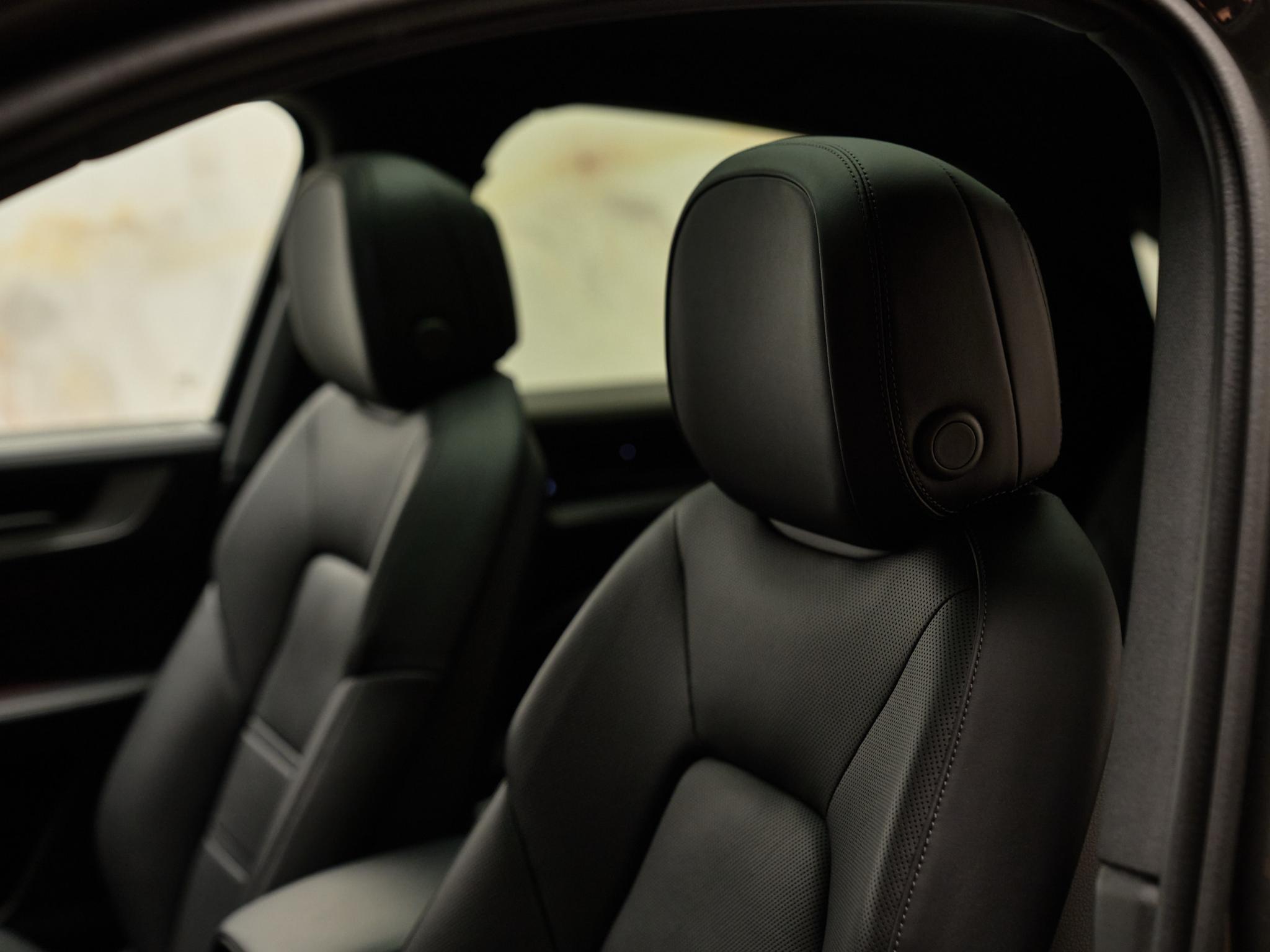 Porsche Cayenne - 26