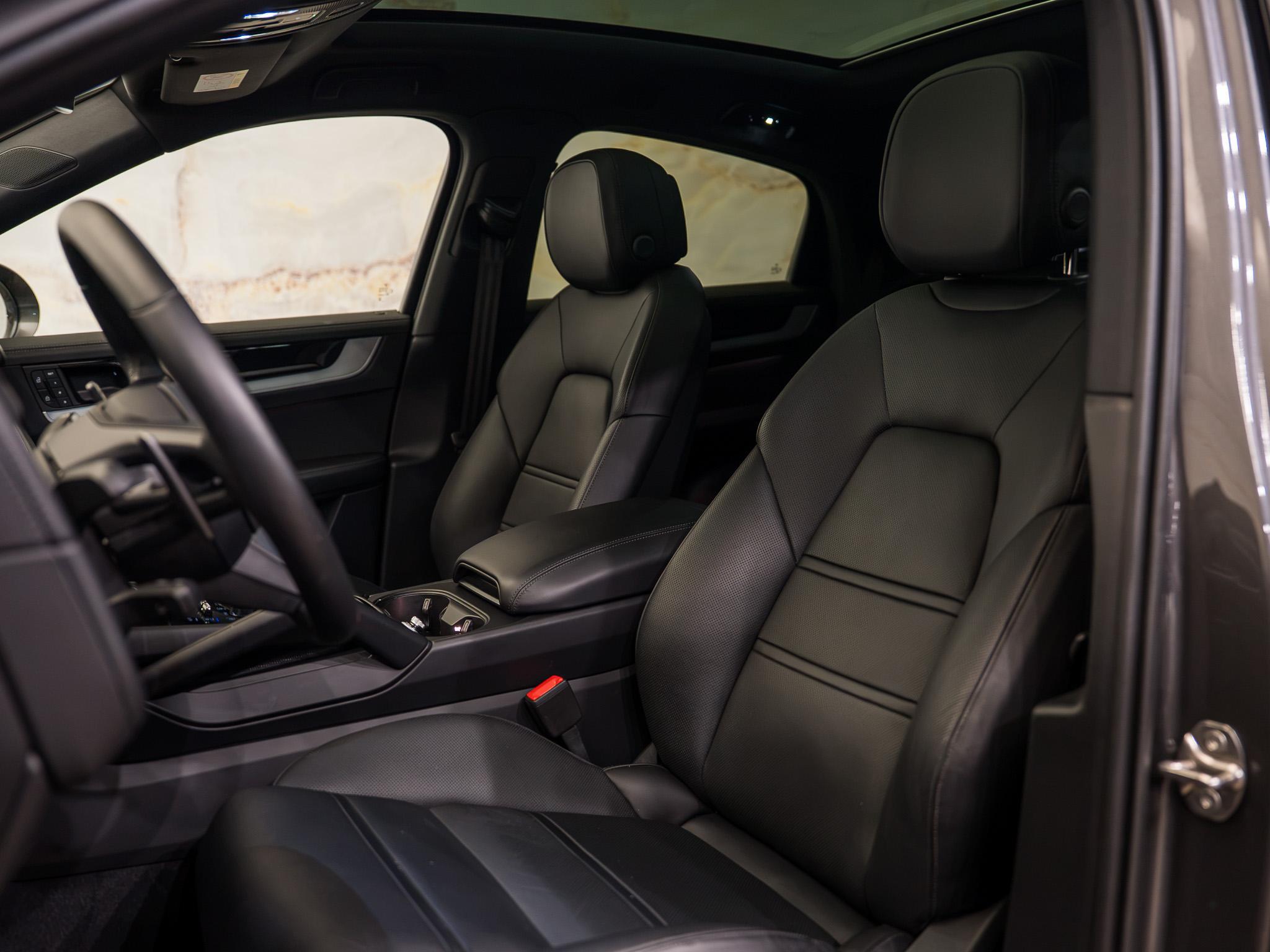 Porsche Cayenne - 5