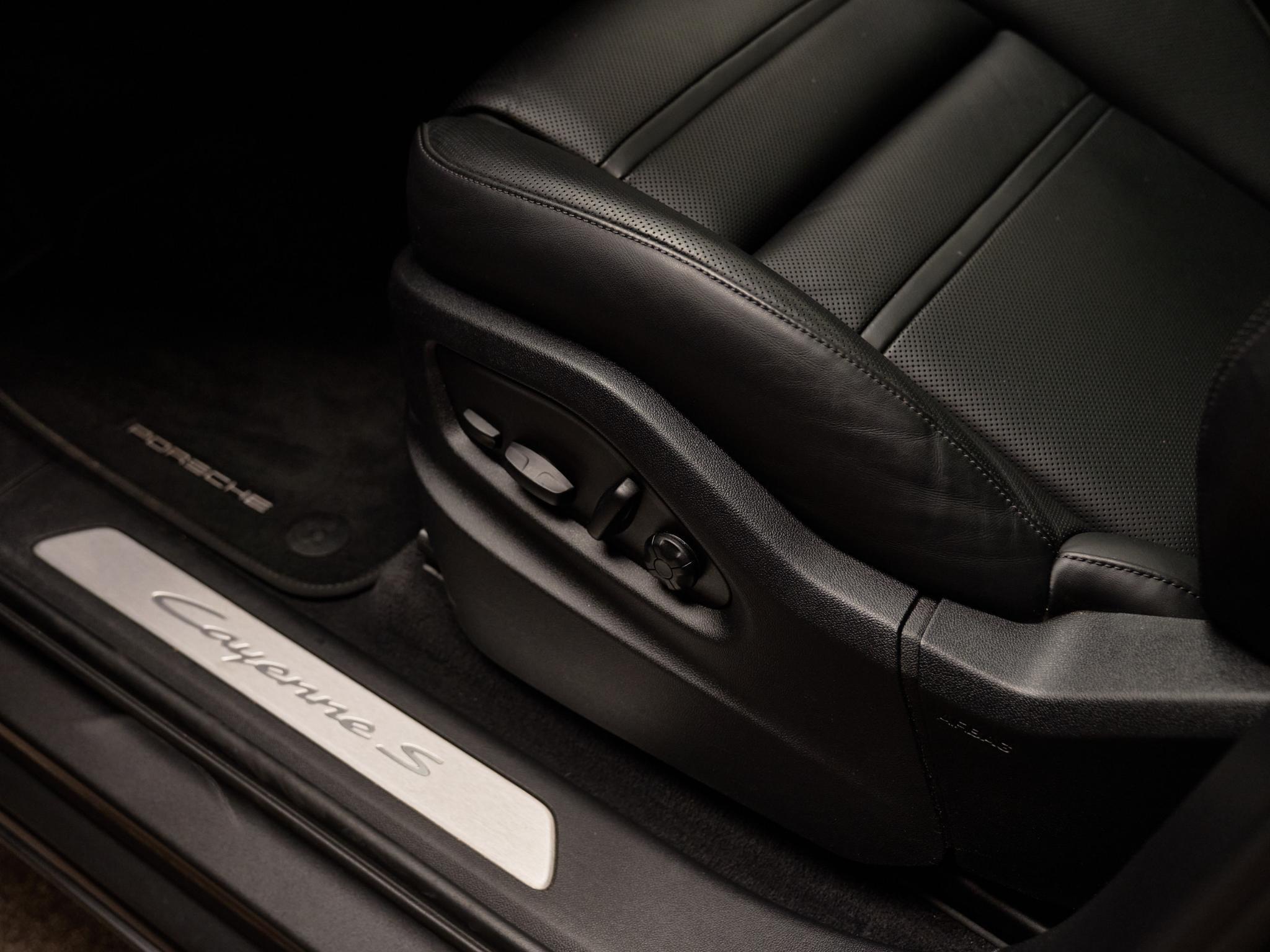 Porsche Cayenne - 10