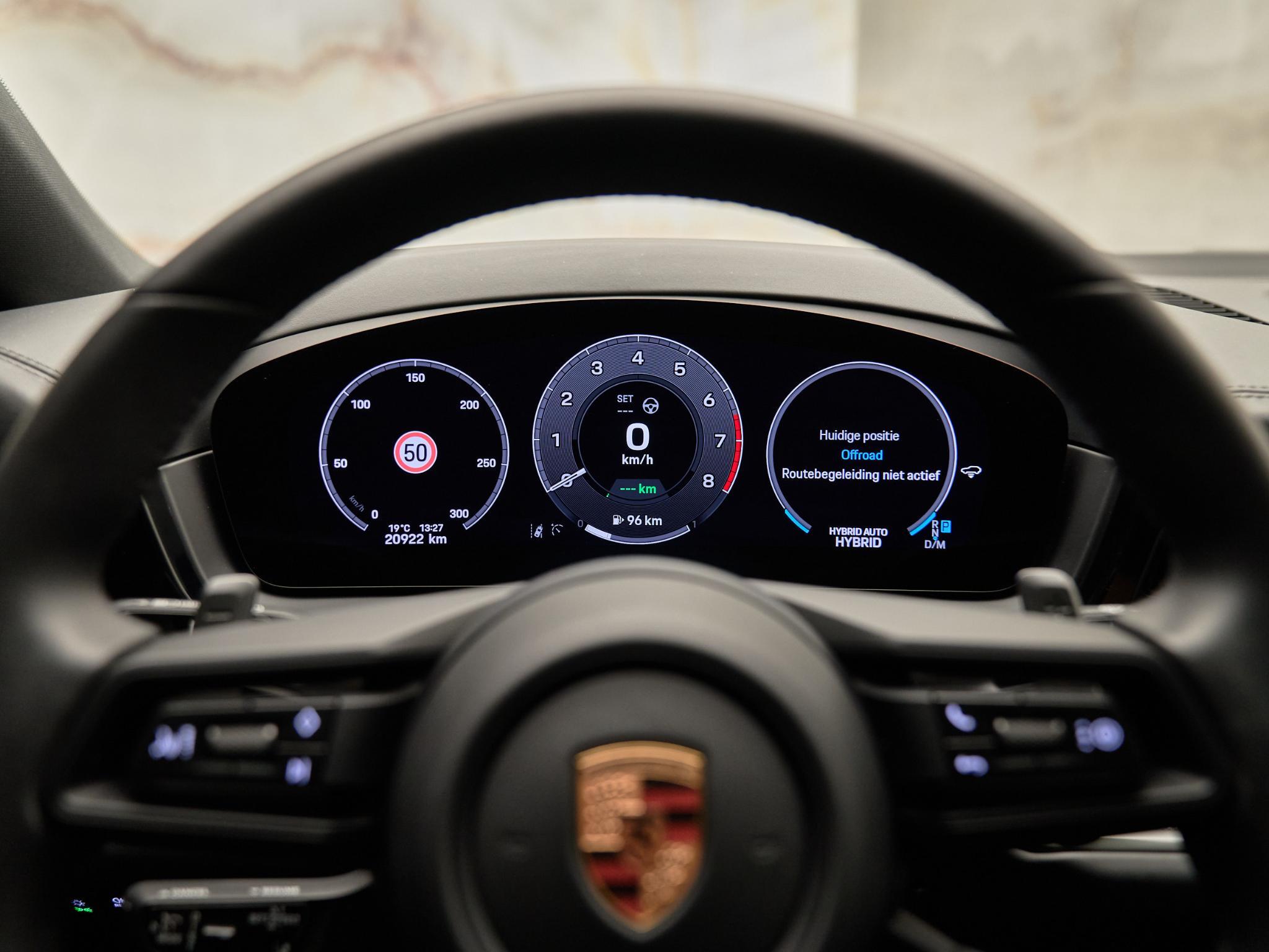 Porsche Cayenne - 18