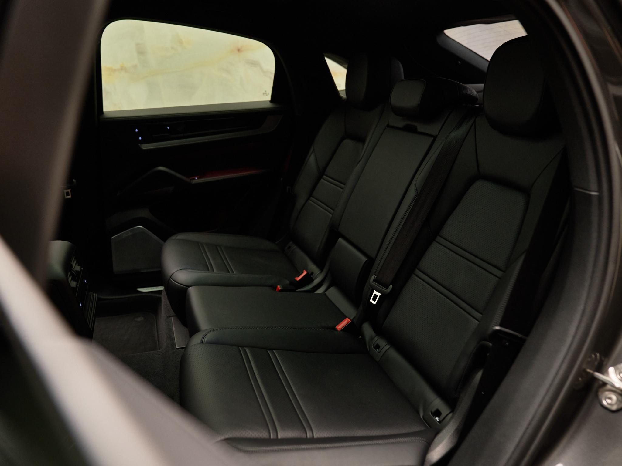 Porsche Cayenne - 27