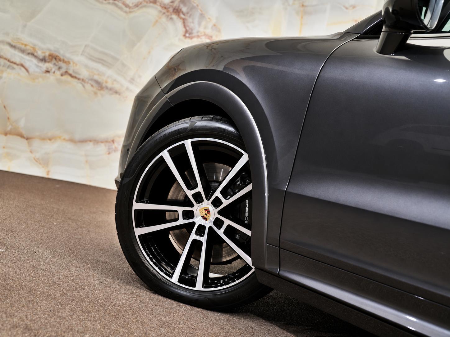 Porsche Cayenne - 30