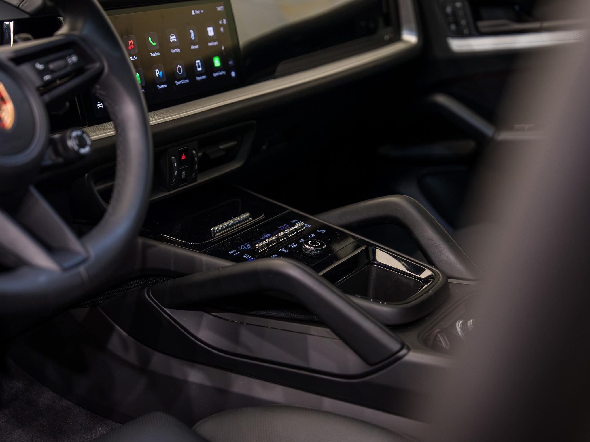 Porsche Cayenne - 12