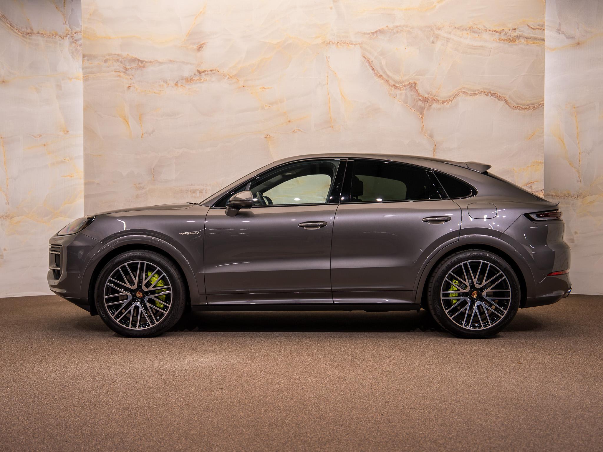 Porsche Cayenne - 2