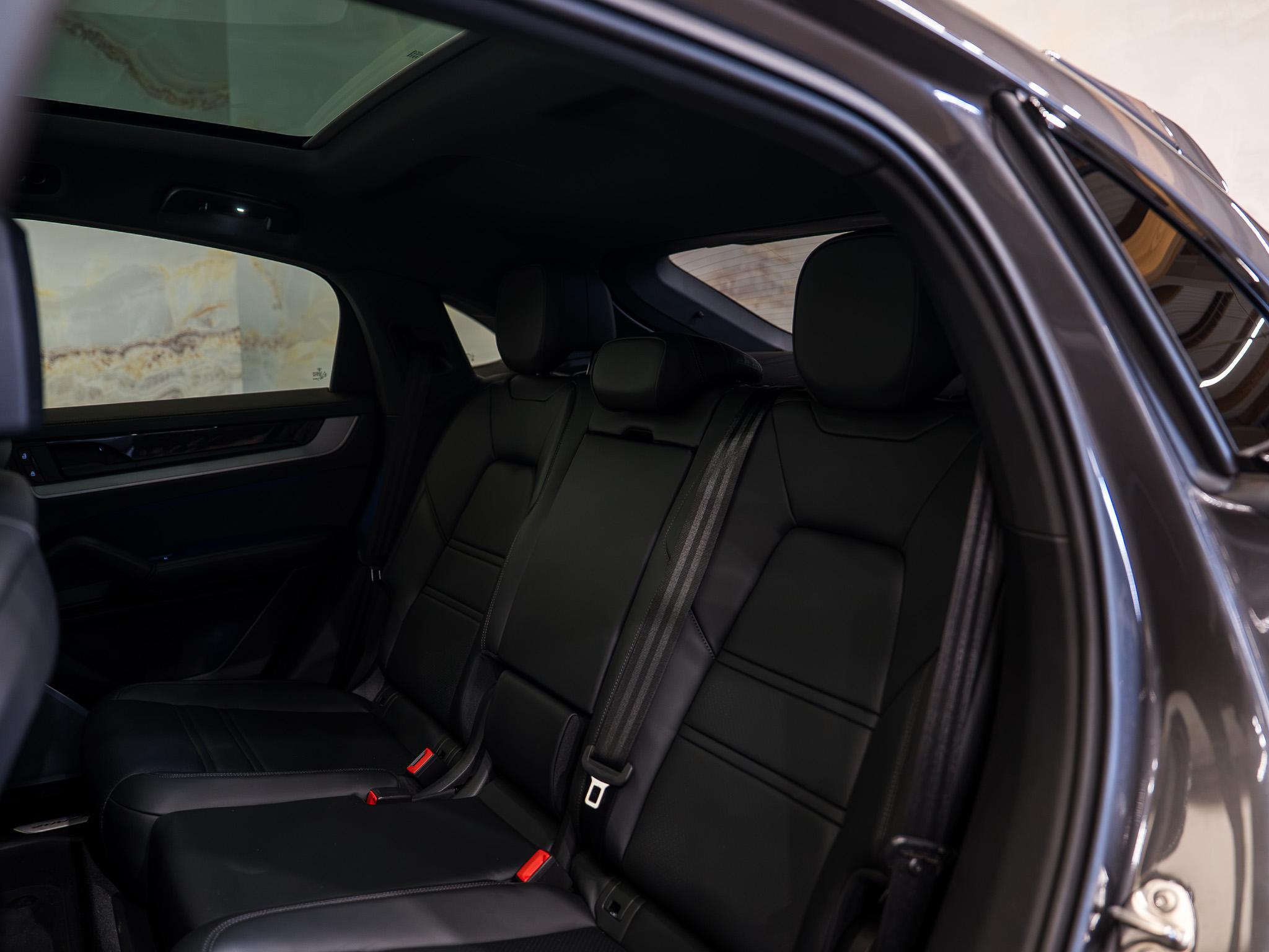 Porsche Cayenne - 16