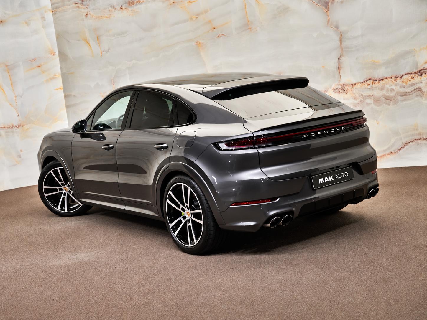 Porsche Cayenne - 32