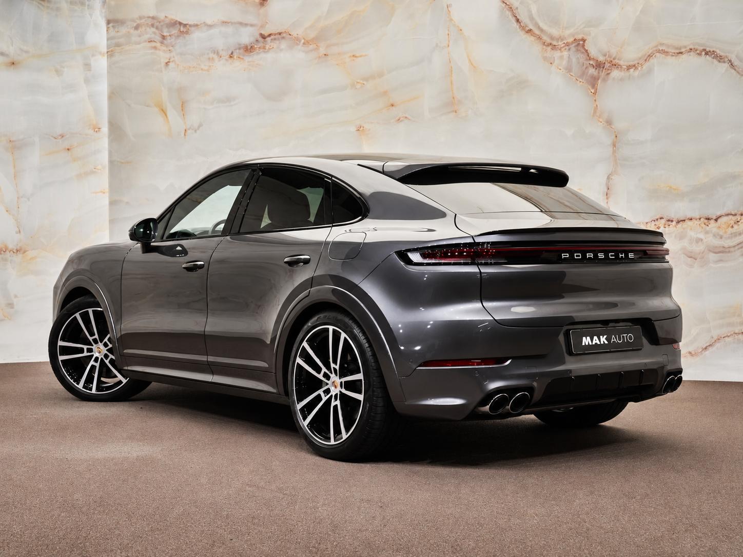 Porsche Cayenne - 3