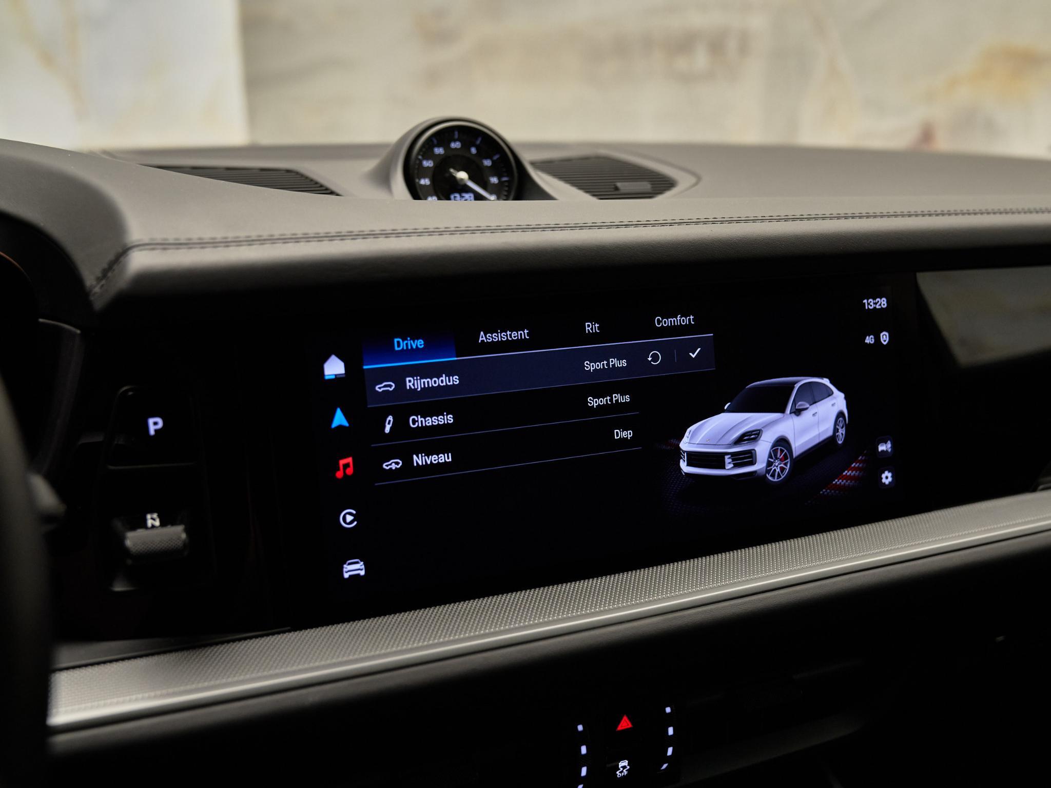 Porsche Cayenne - 16