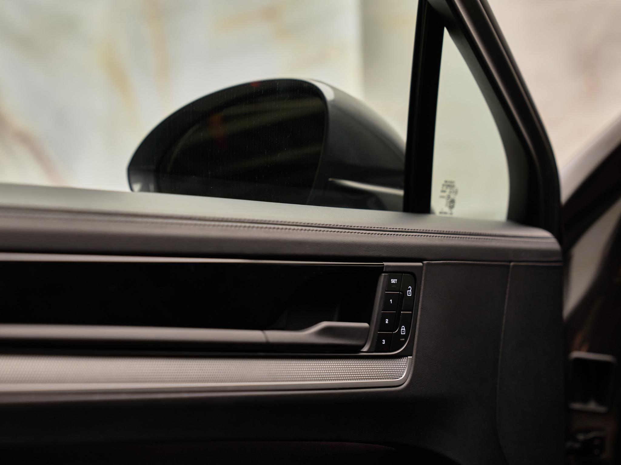 Porsche Cayenne - 9