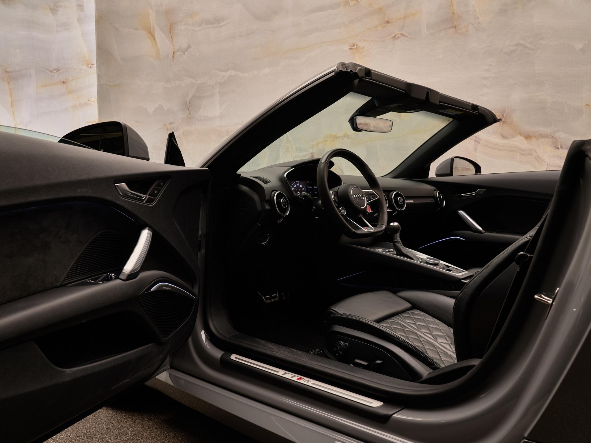 Audi TT RS - 6