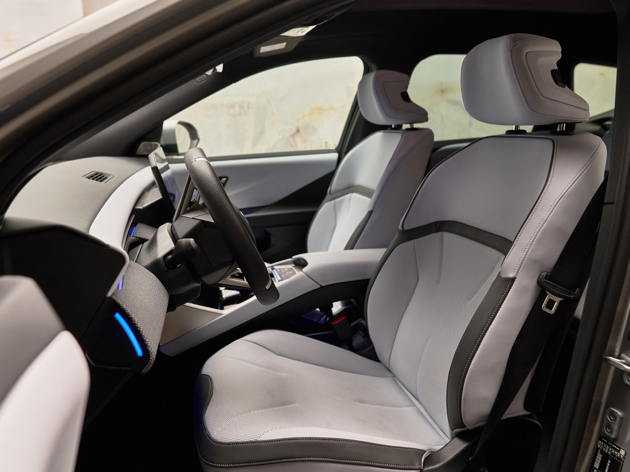 BMW iX3 - 7
