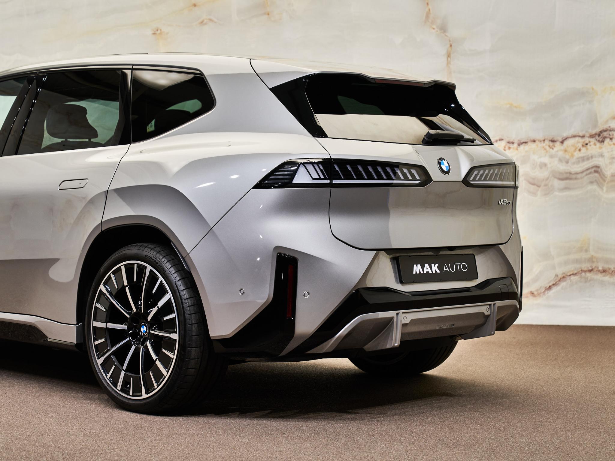 BMW iX3 - 5