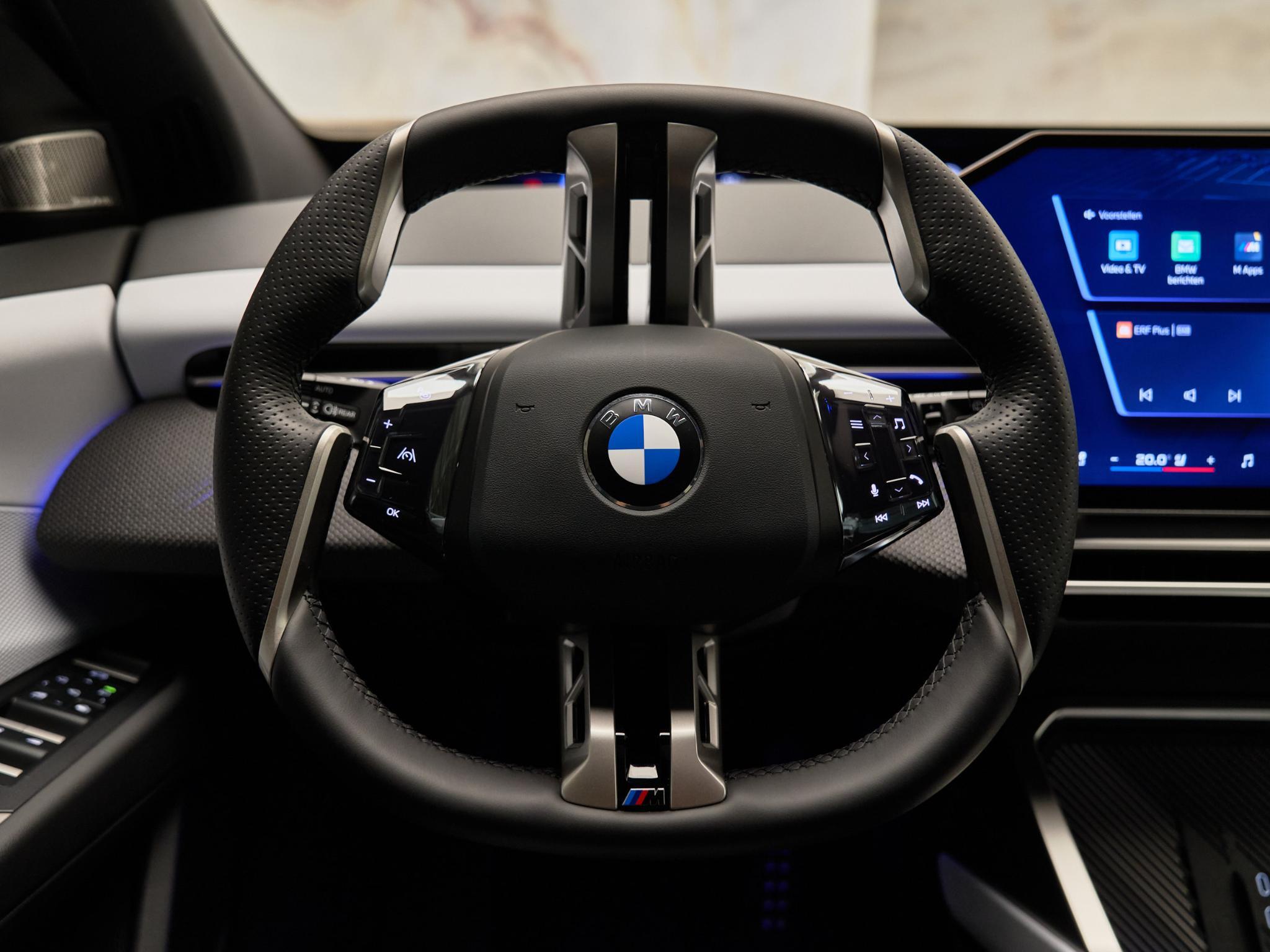 BMW iX3 - 16