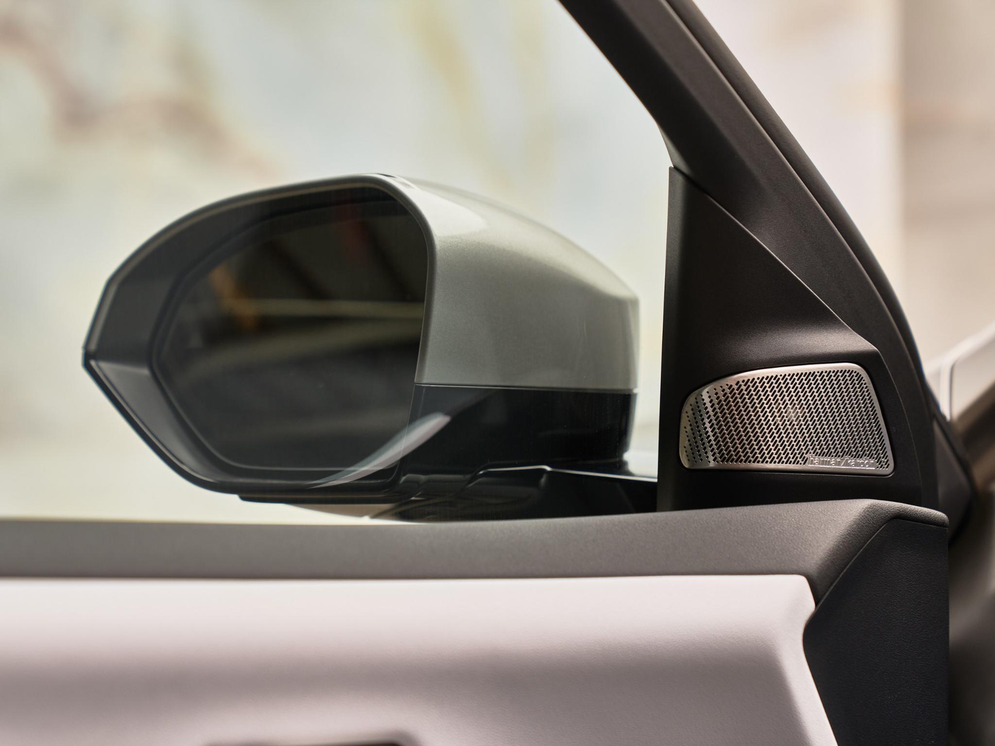 BMW iX3 - 12