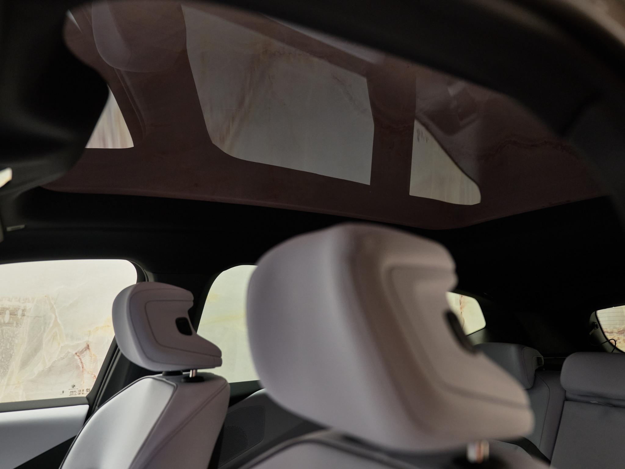 BMW iX3 - 11