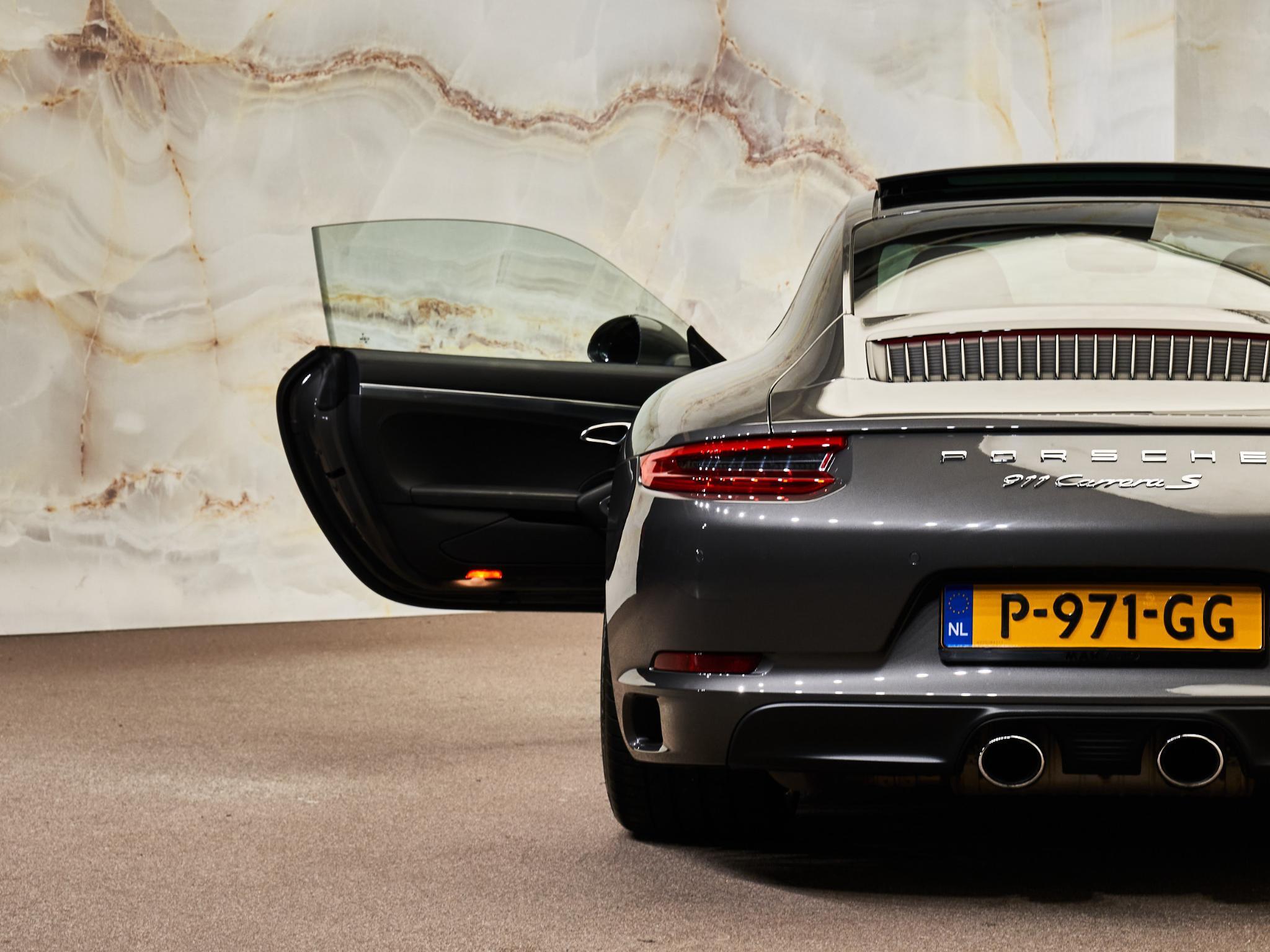 Porsche 911 - 26