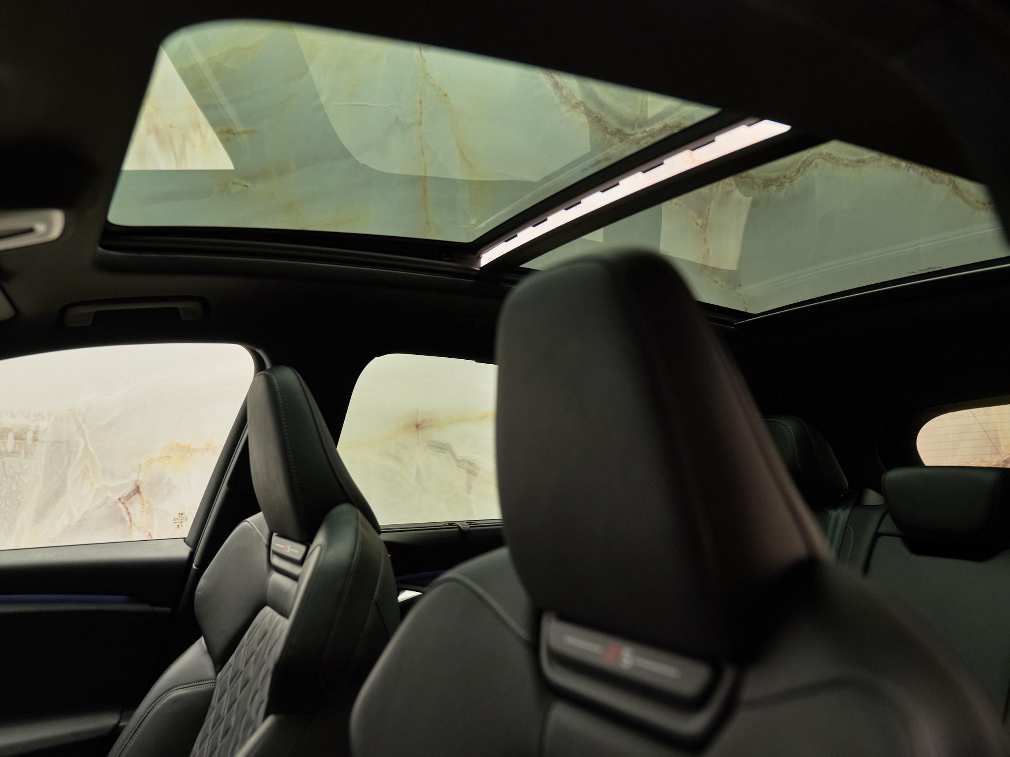 Audi SQ6 e-tron - 11