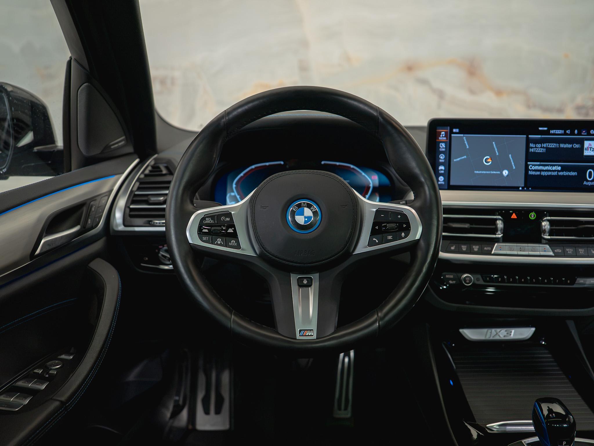 BMW iX3 - 12