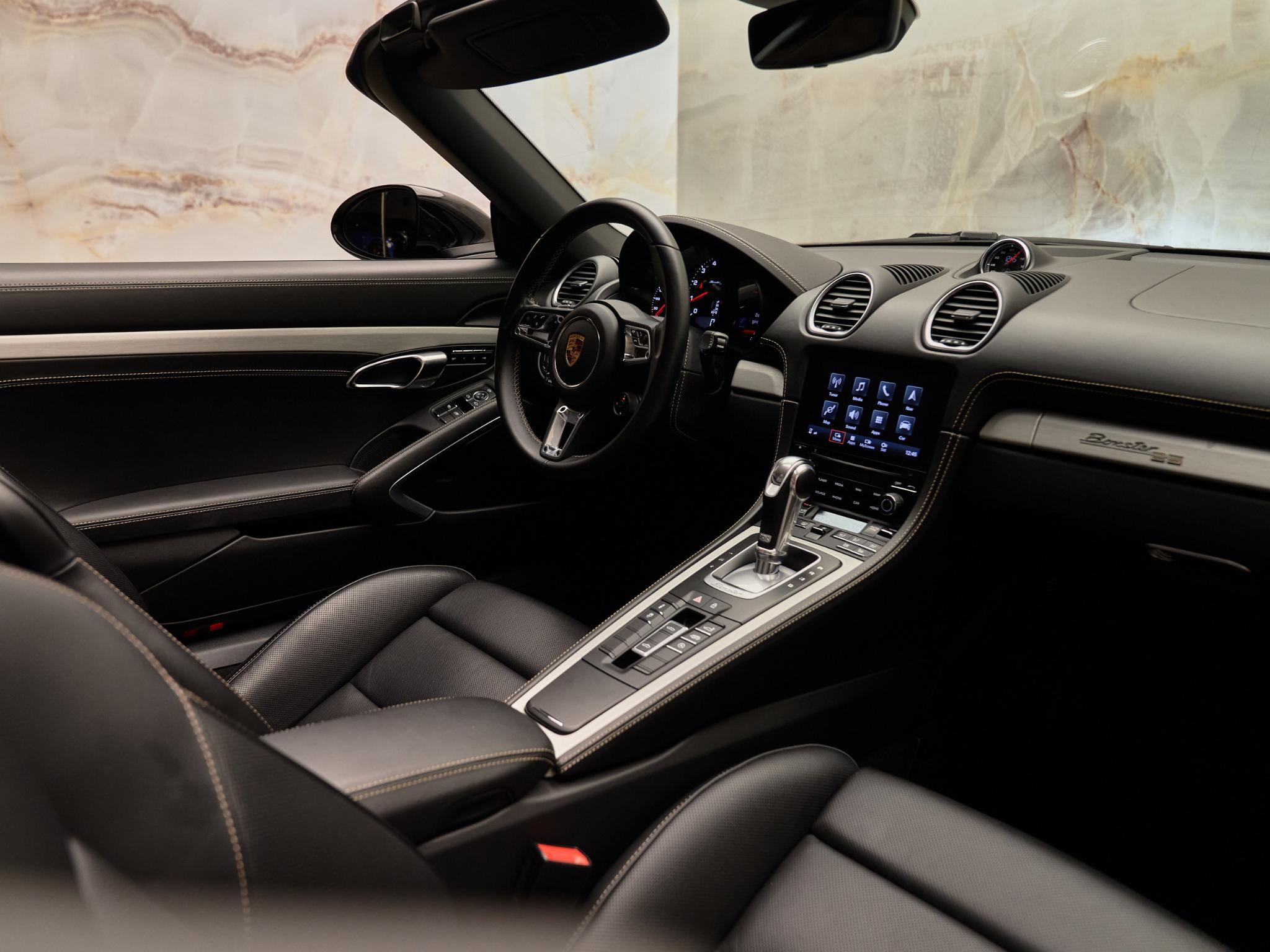 Porsche 718 - 8