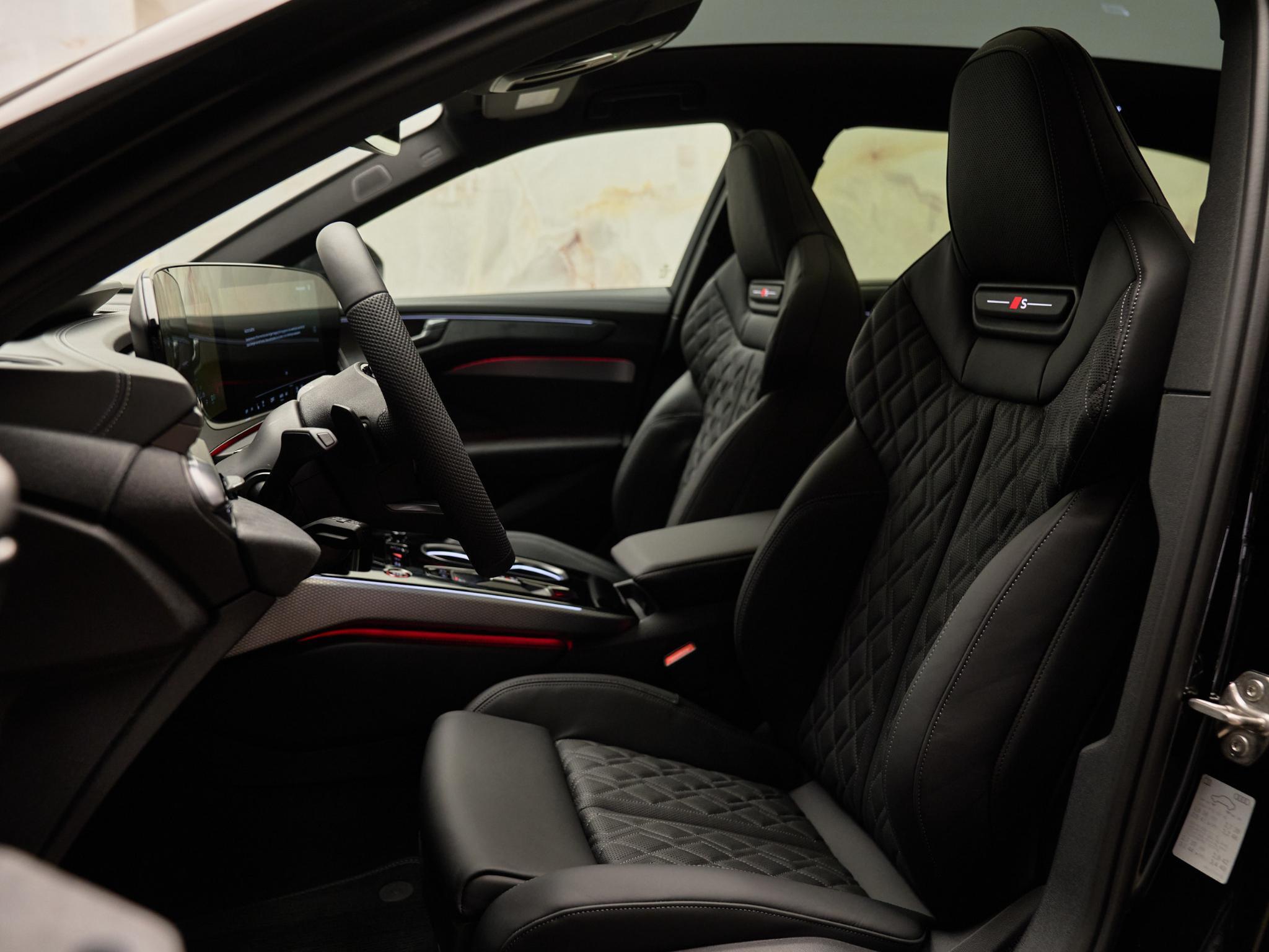 Audi A6 - 4